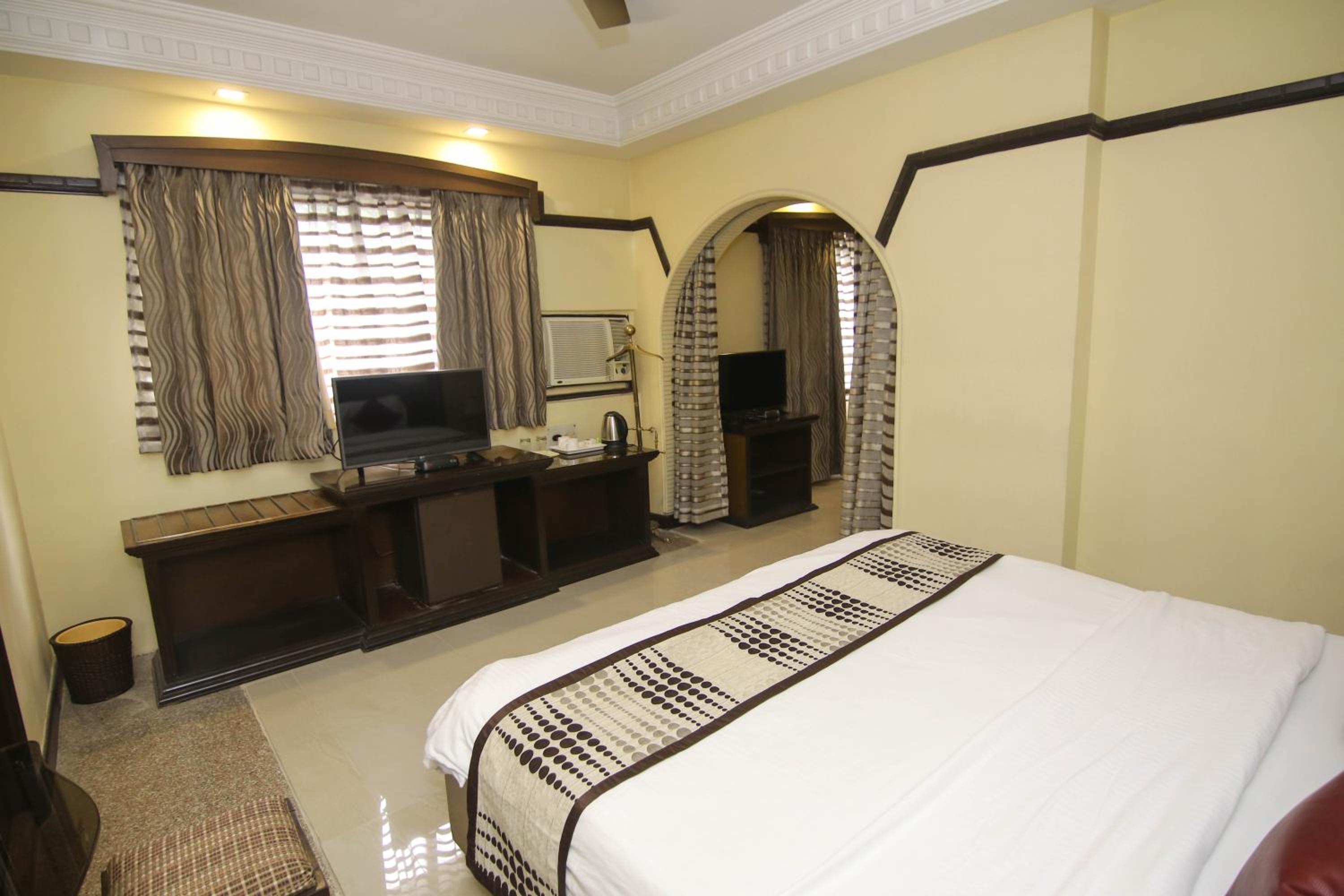 Deluxe Suite
