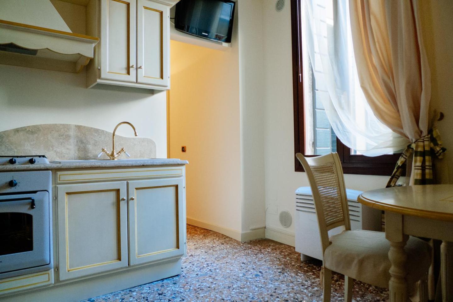Apartment photo 3