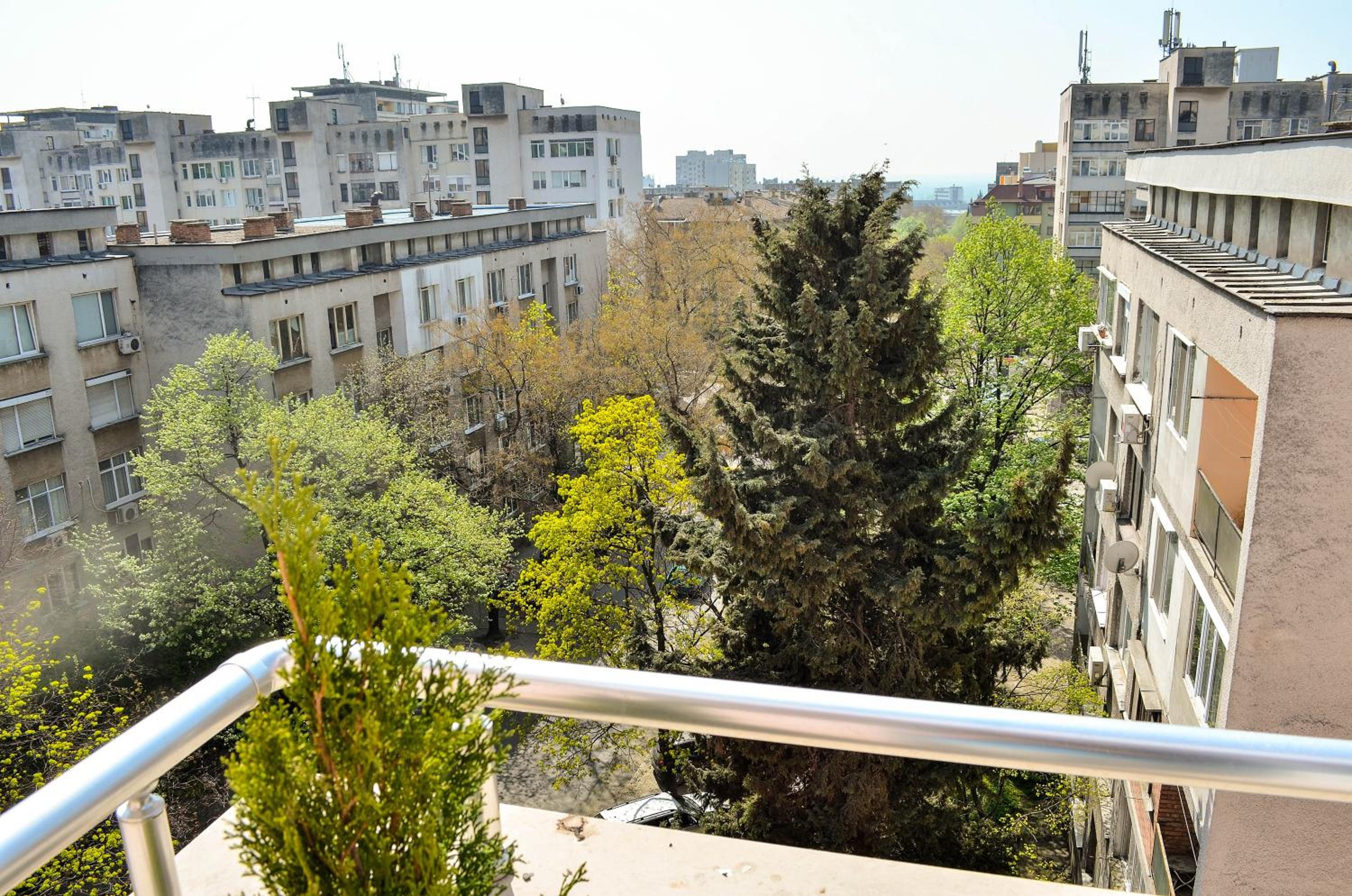 Two-Bedroom Apartment - Photo 9