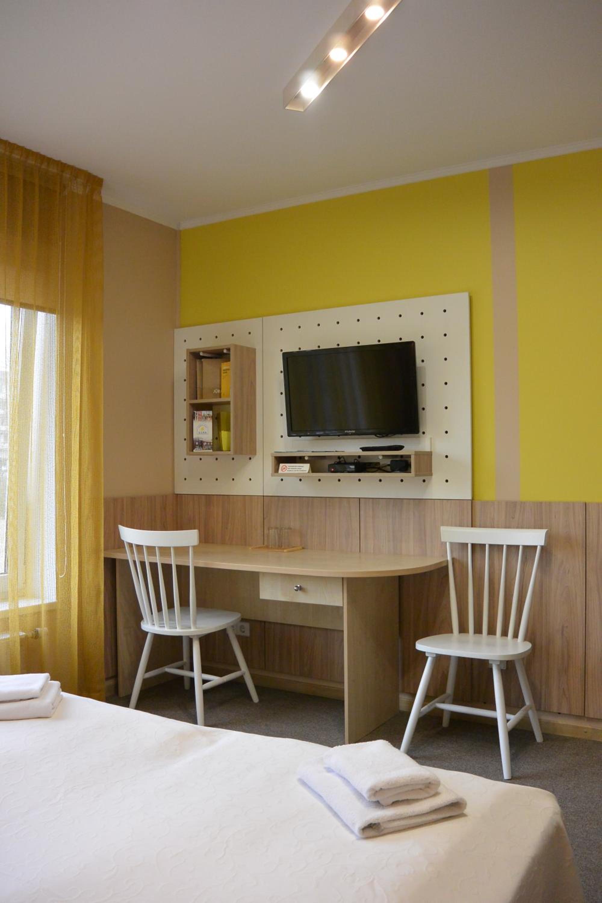 Standard Double or Twin Room - Photo 6