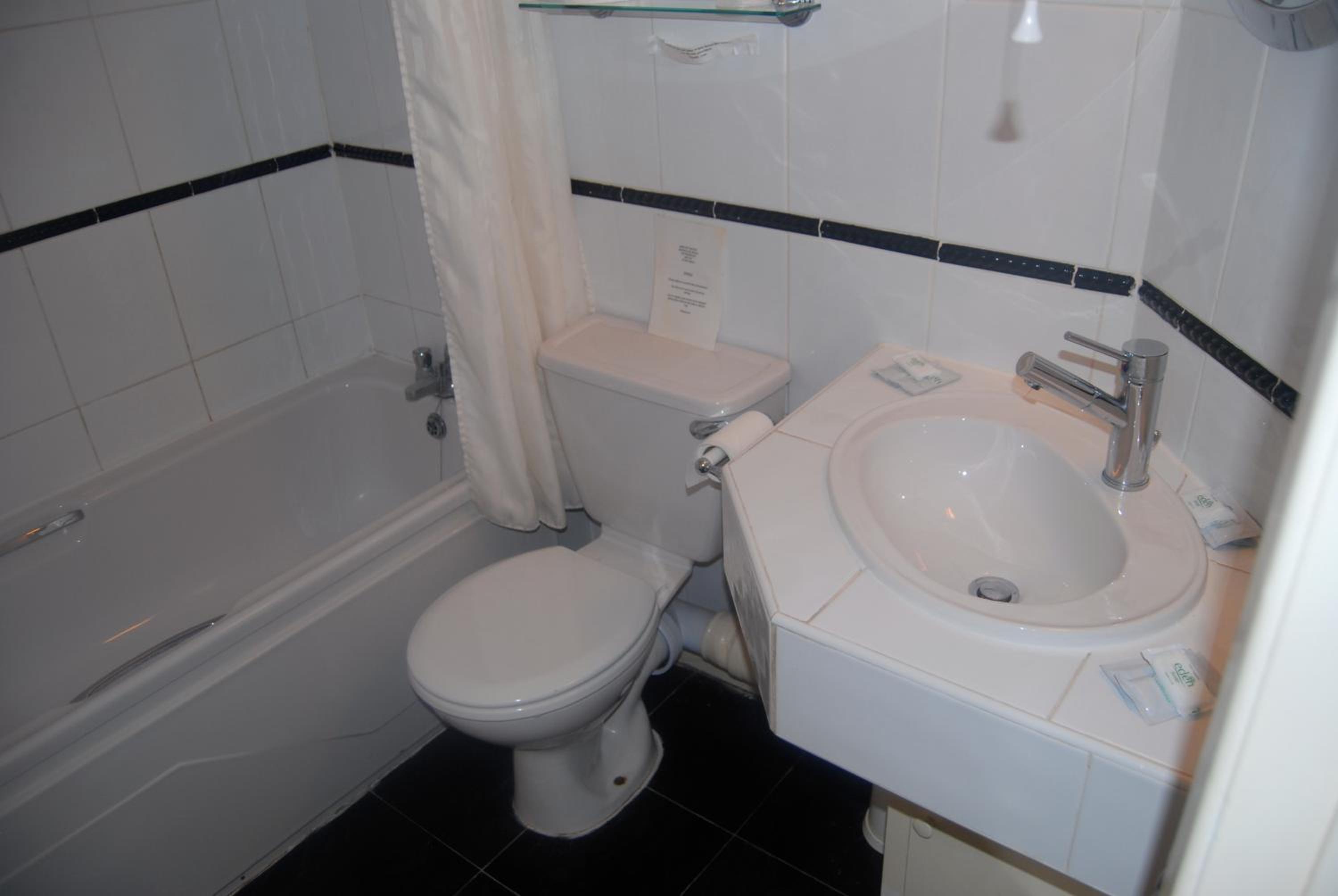 Twin Room Ensuite - Photo 5