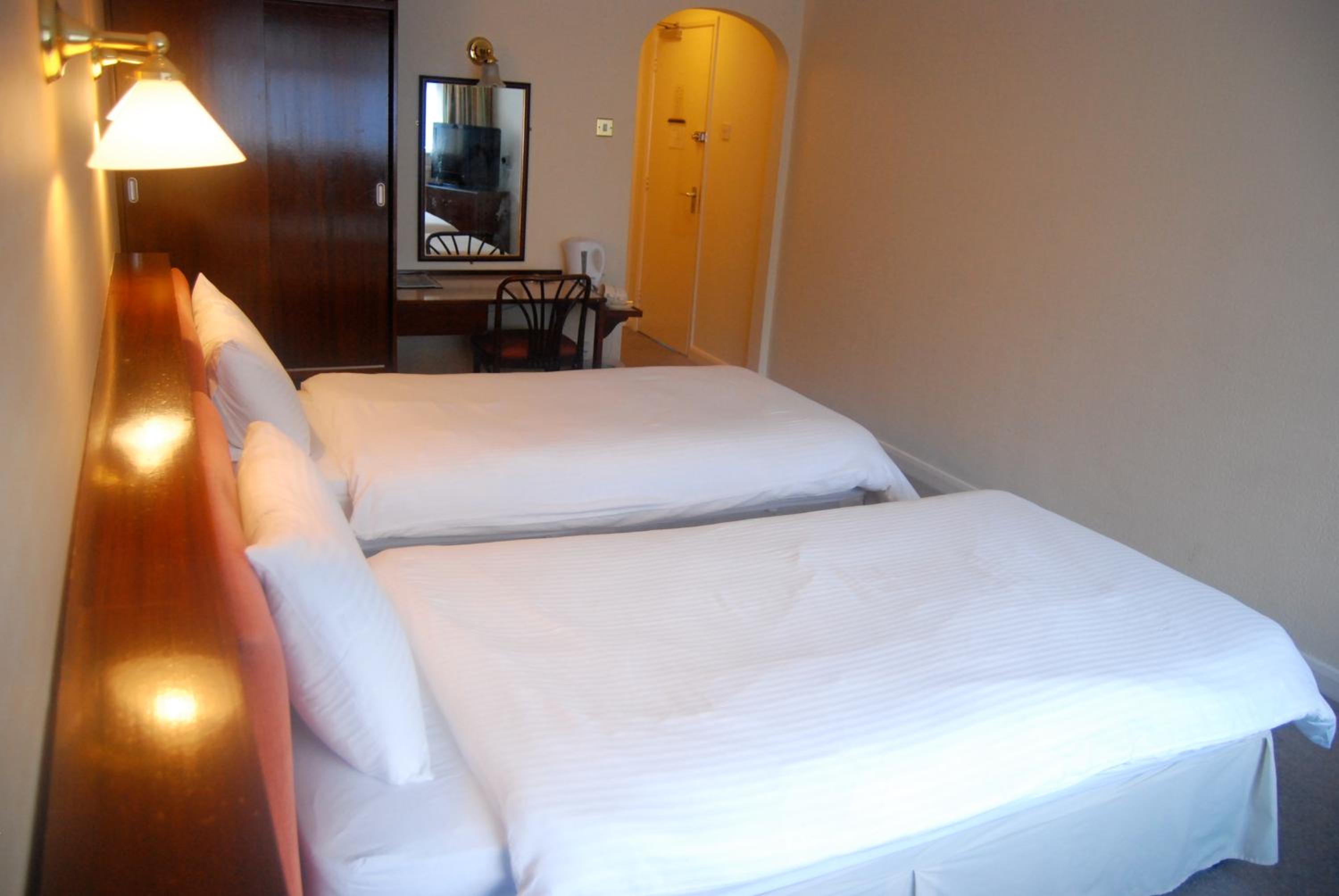 Twin Room Ensuite - Photo 3