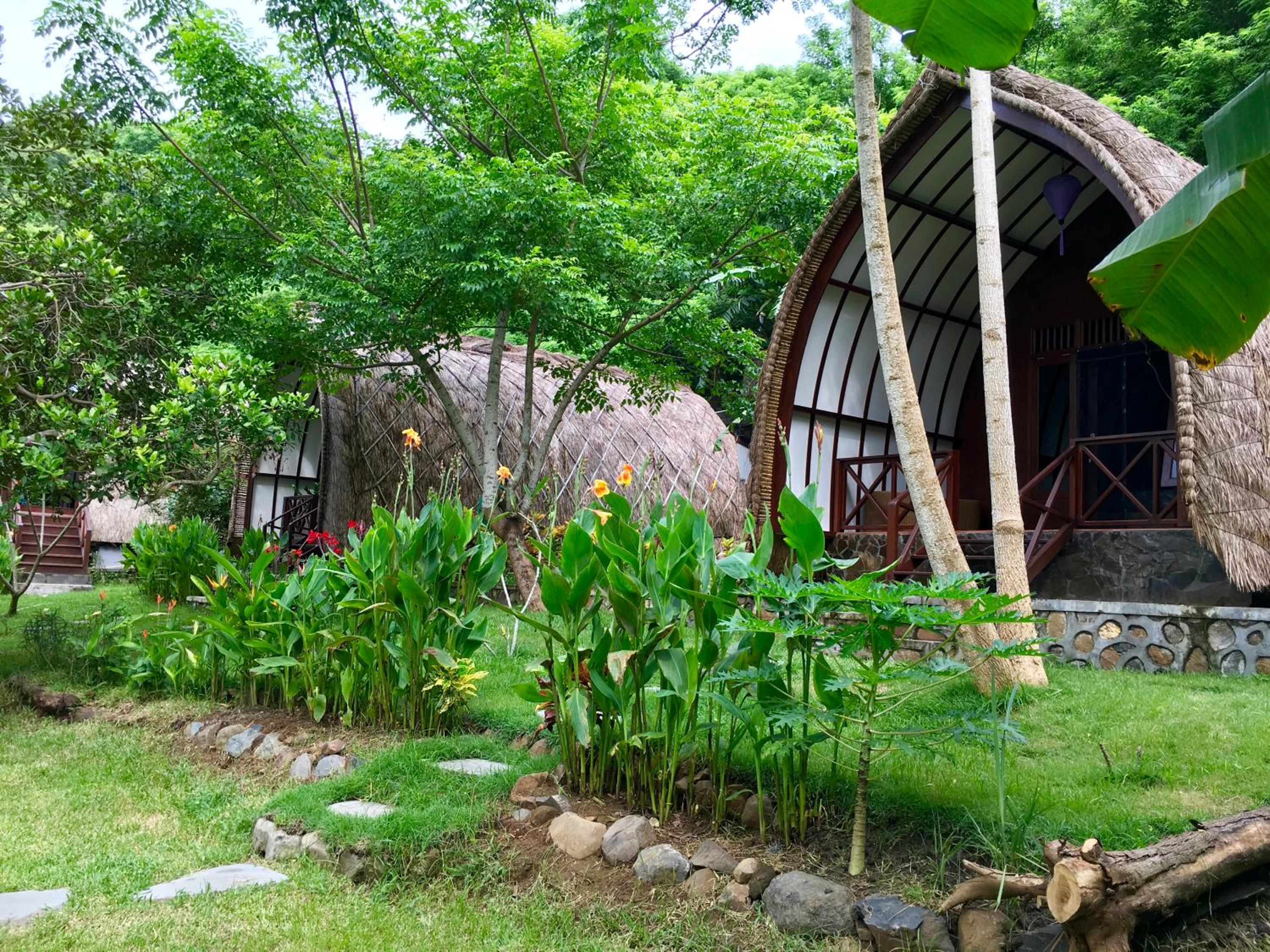 Bungalow with Garden View - Photo 14