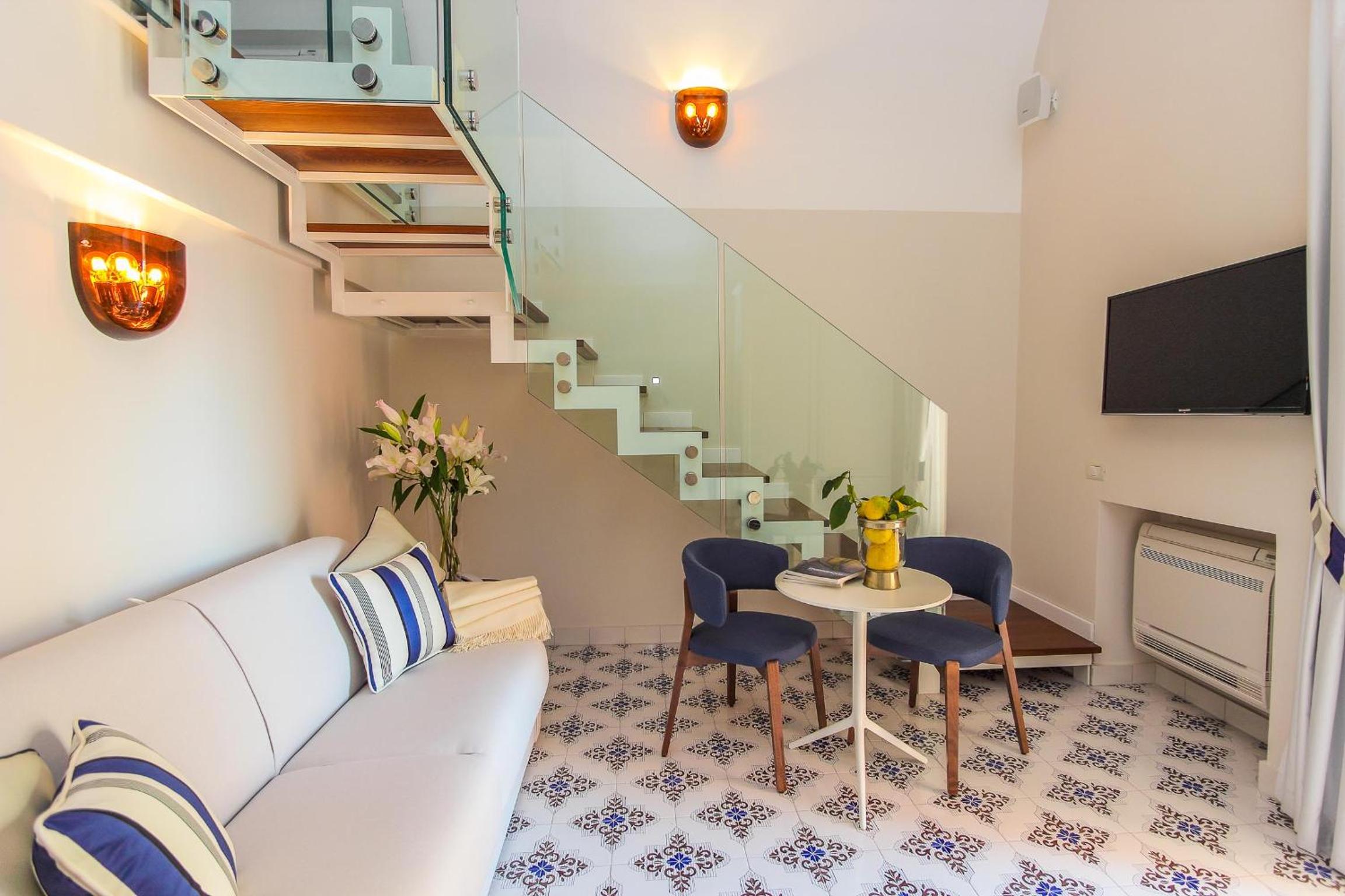 Double Room - Split Level photo 2