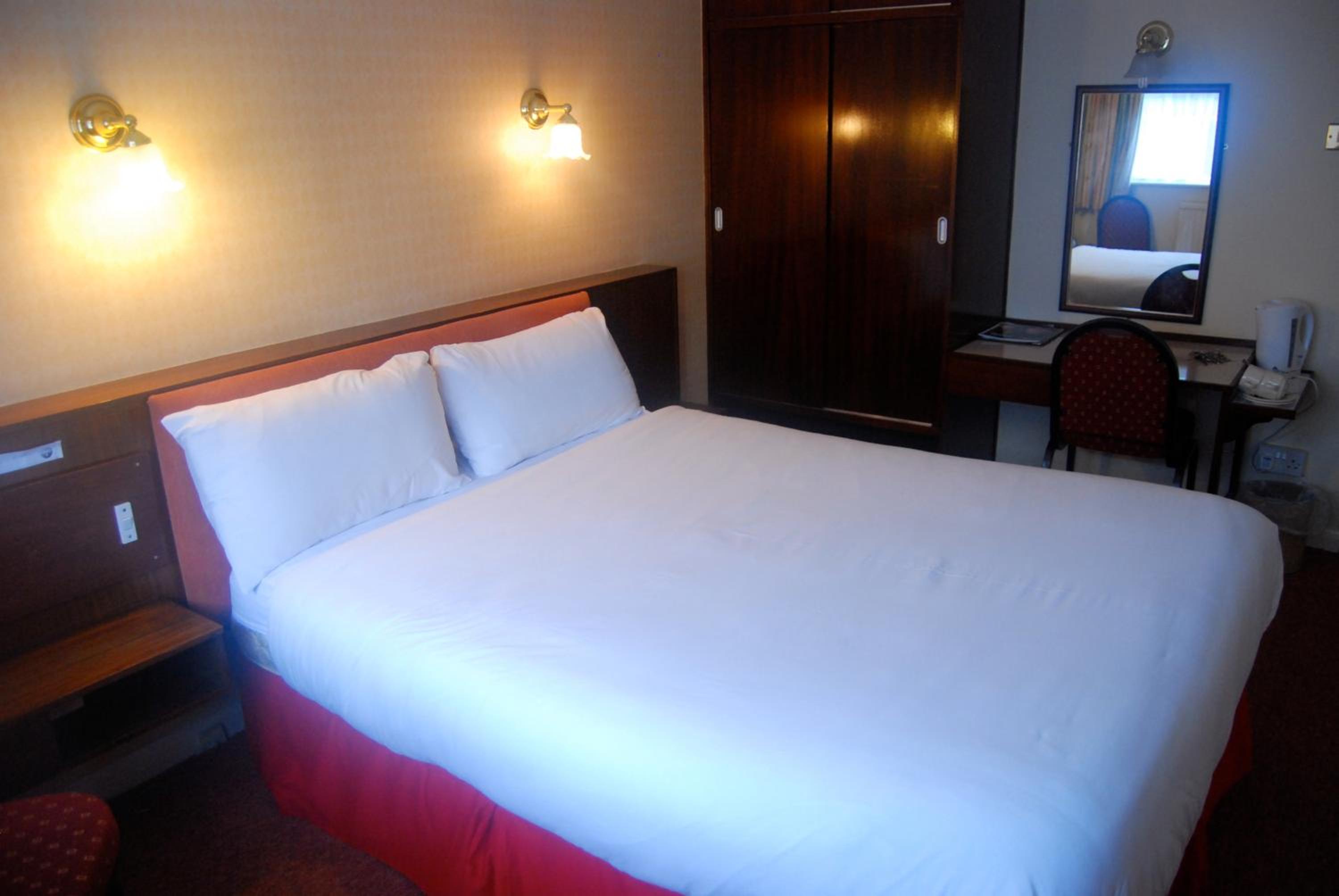 Double Room Ensuite - Photo 7