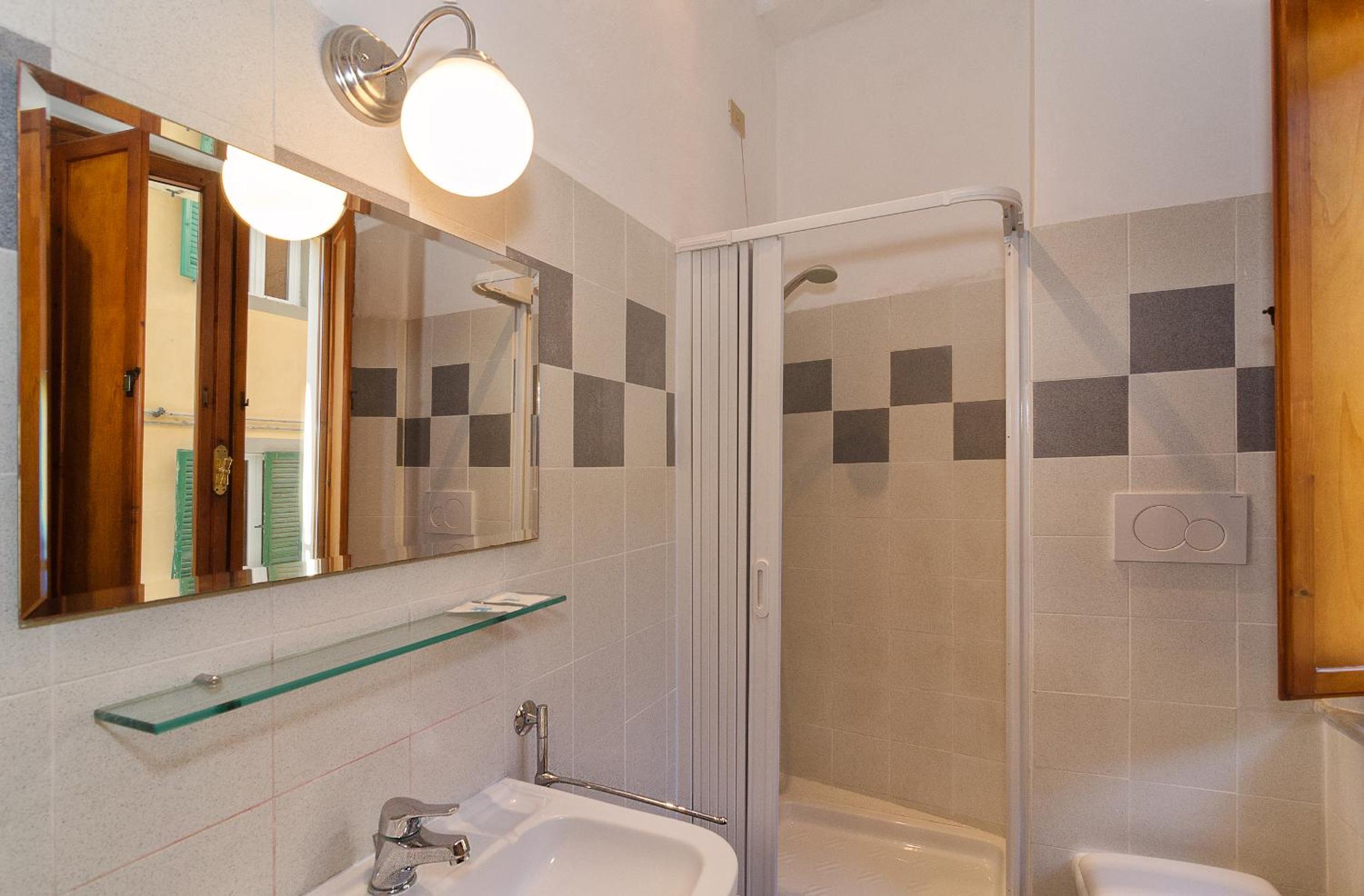 Double or Twin Room - Photo 12