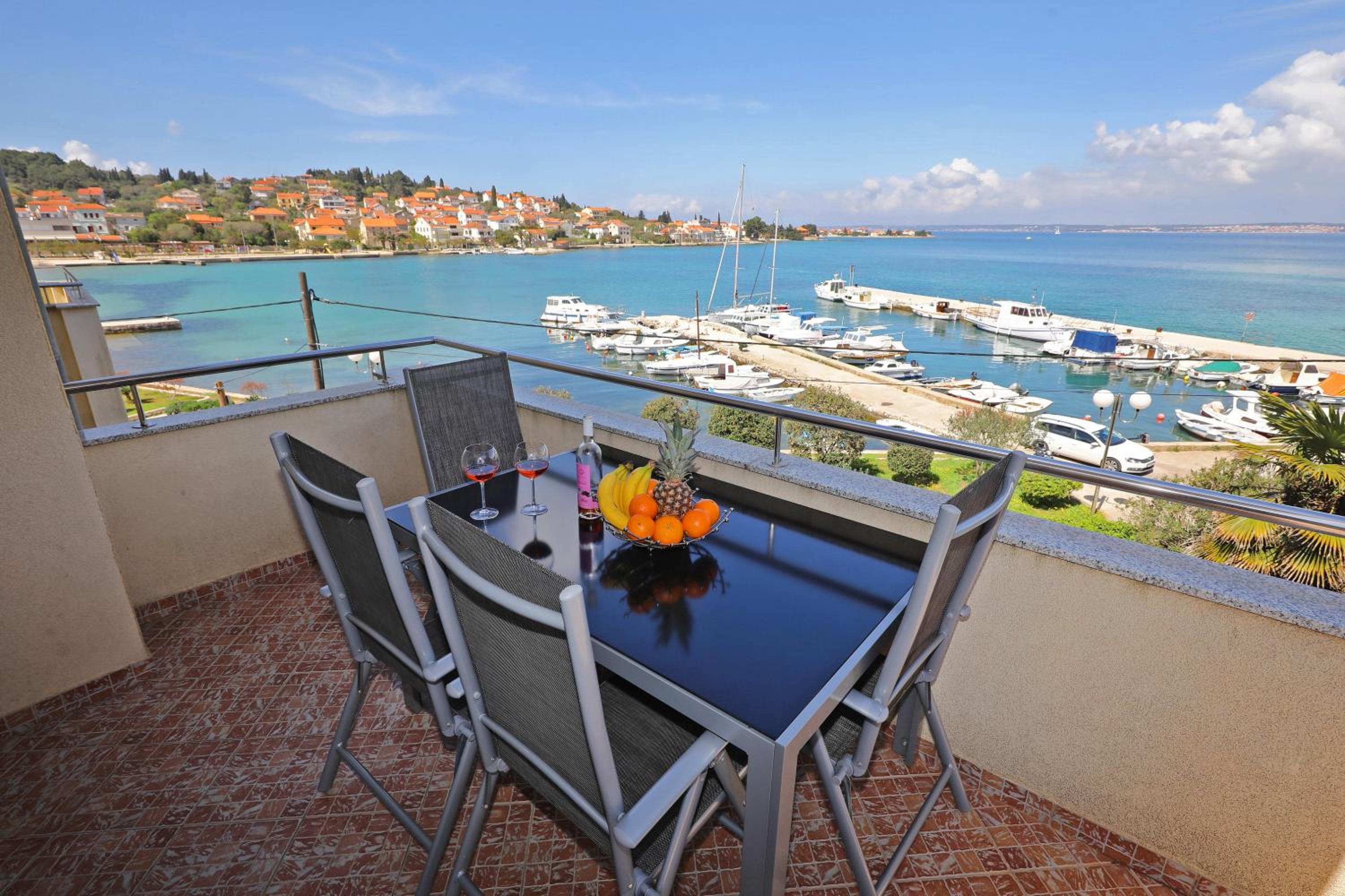 Apartment with Sea View photo 2