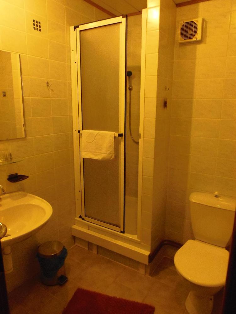 Triple Room - Photo 9