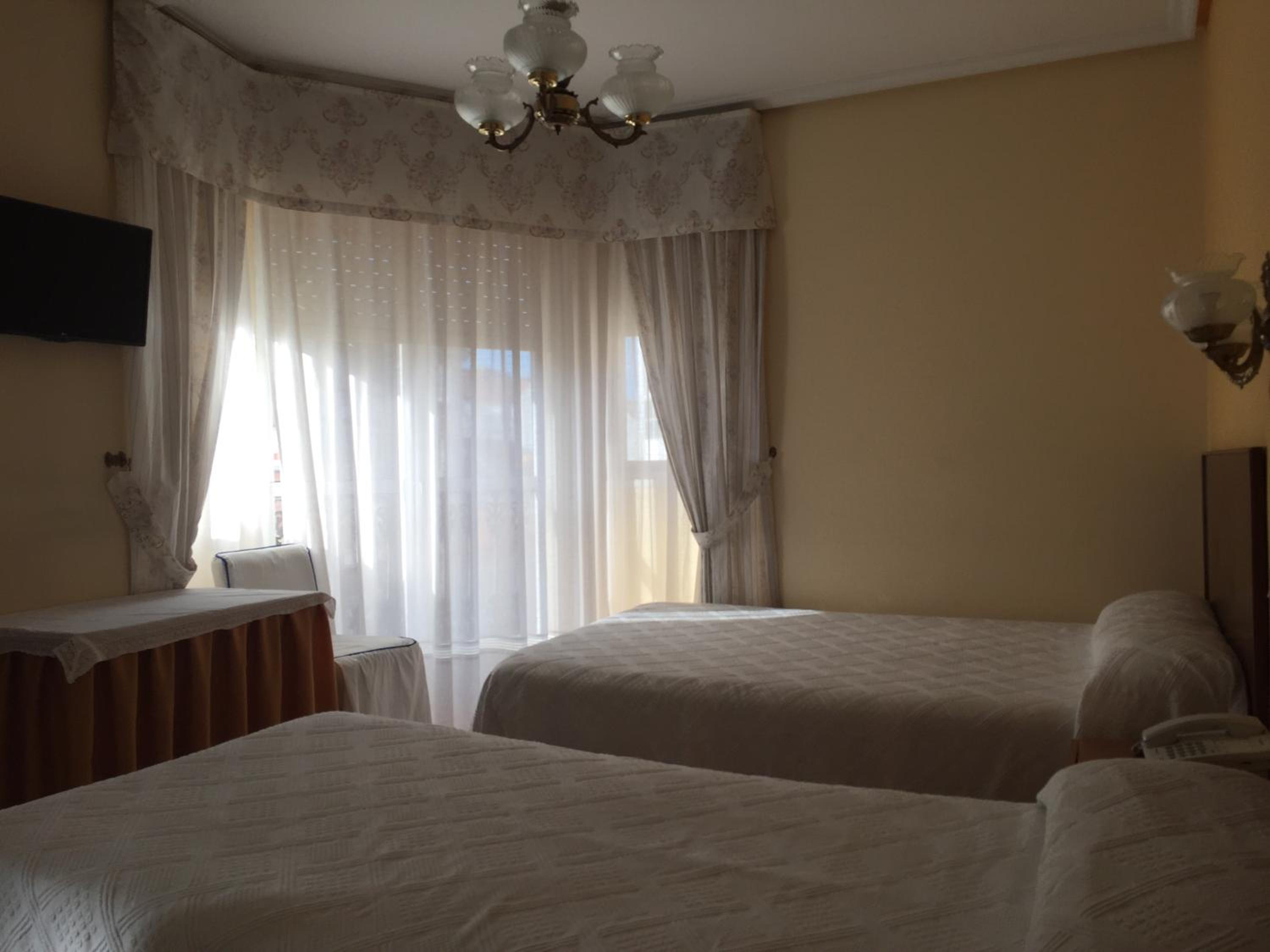 Double Room with Extra Bed photo 3