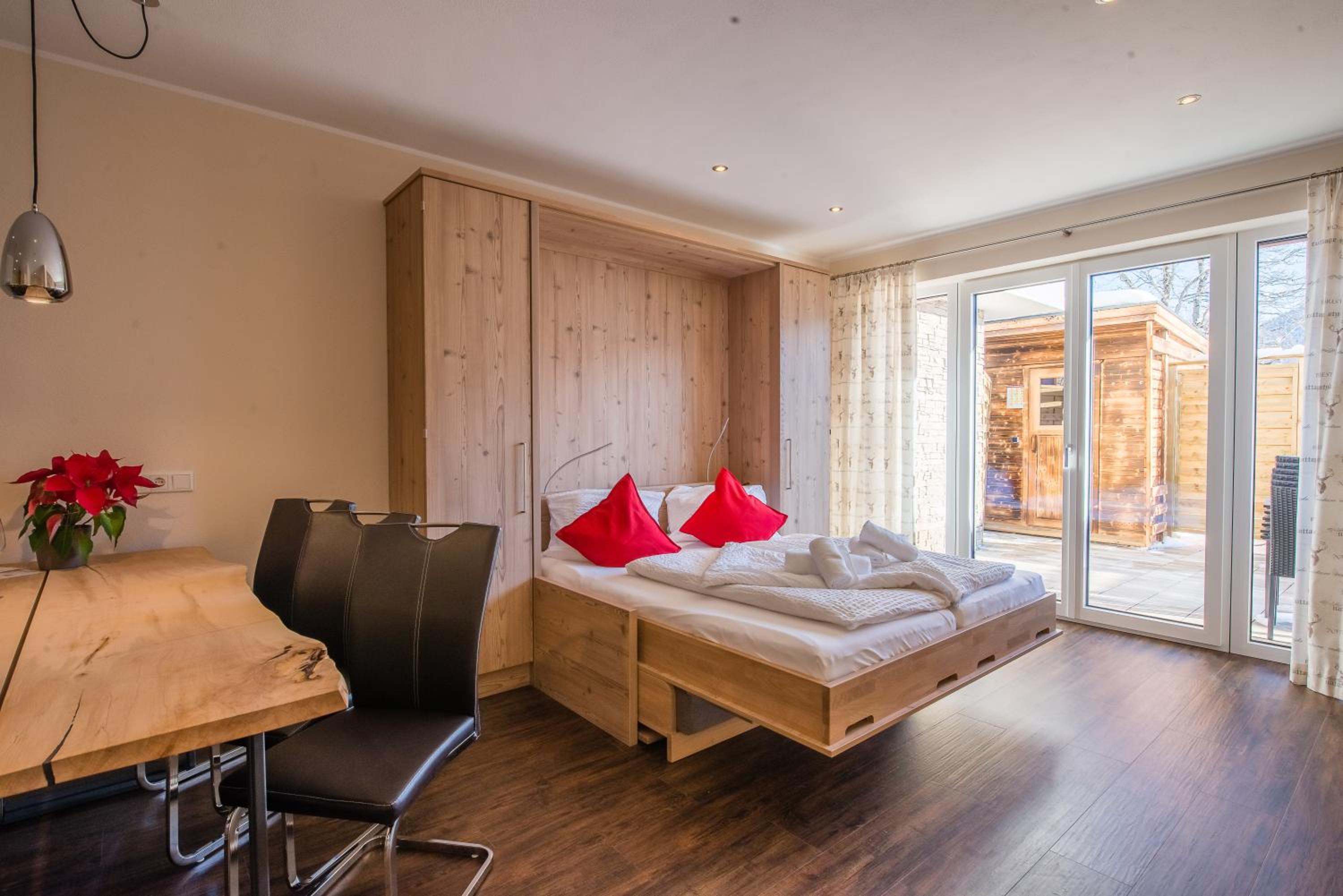 Apartment with Mountain View photo 3