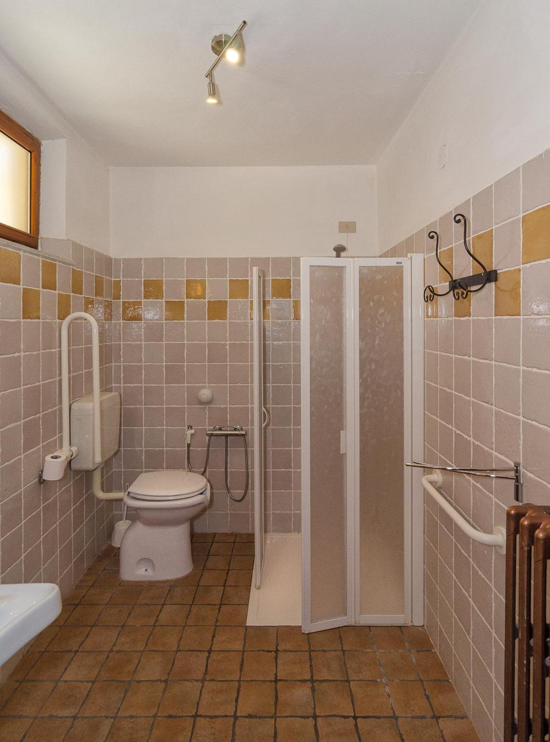 Quadruple Room - Photo 6