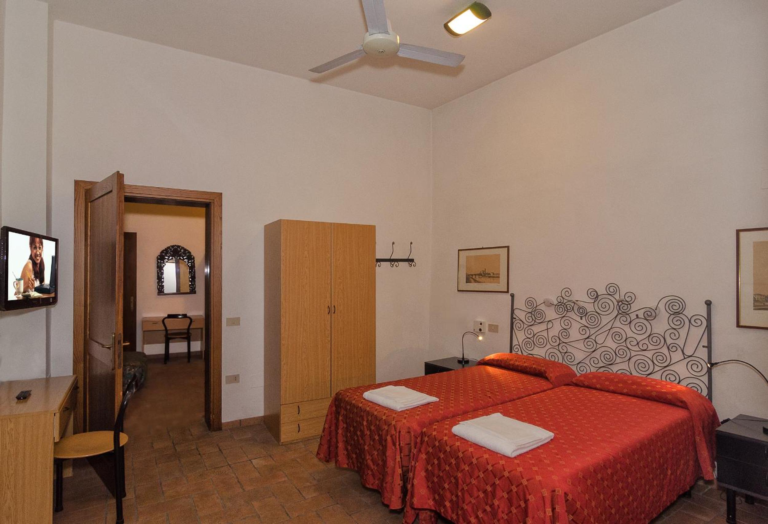 Quadruple Room - Photo 5