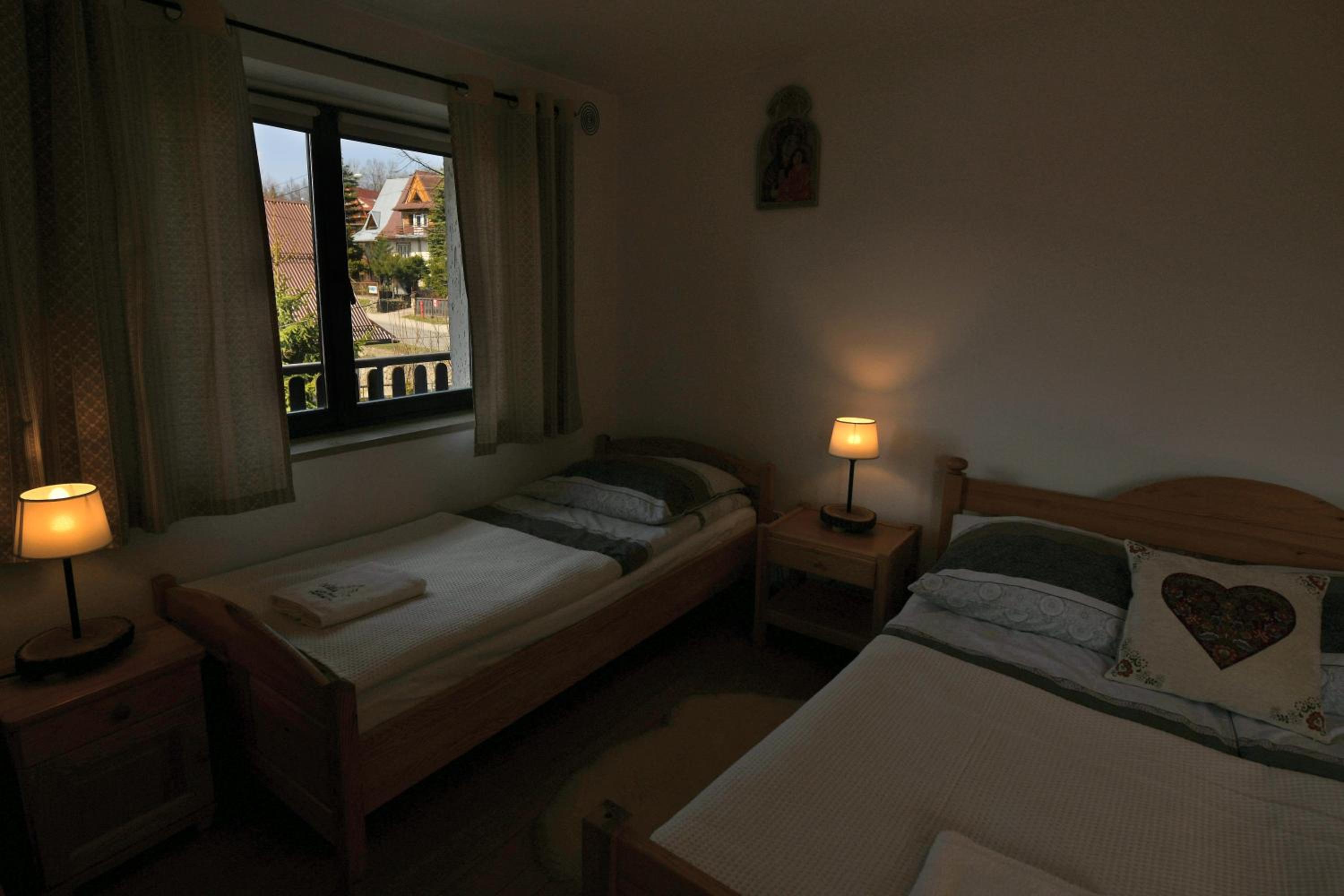 Quadruple Room - Photo 7
