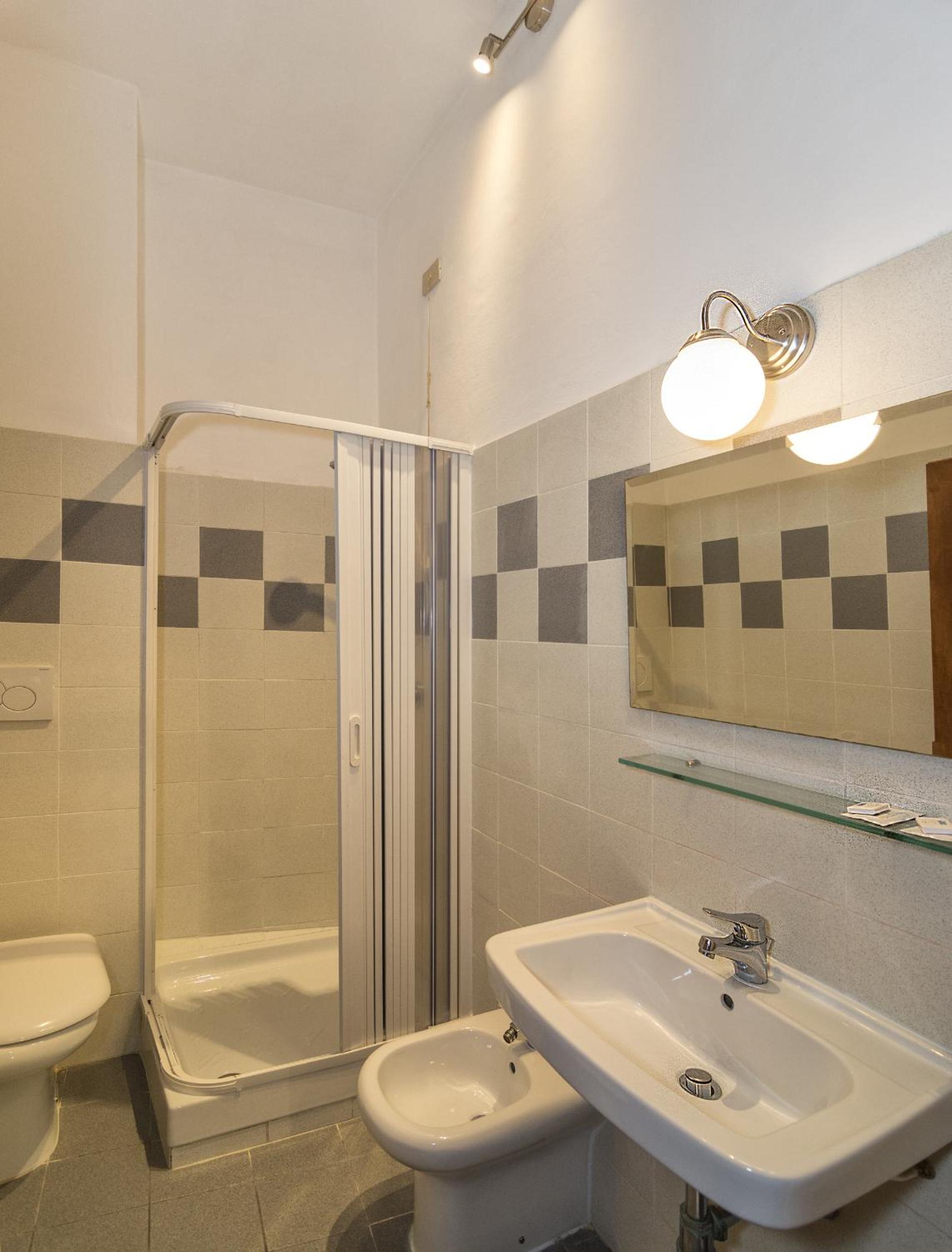 Double or Twin Room - Photo 2