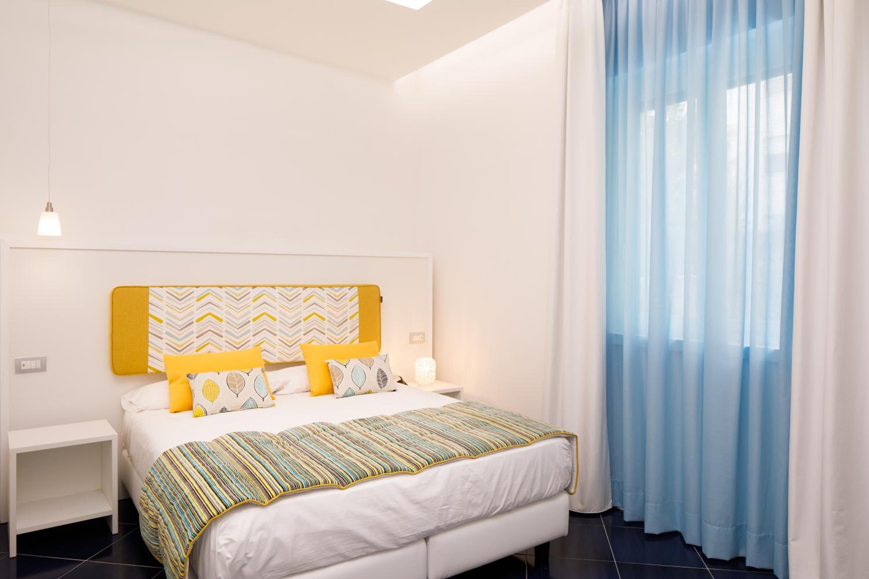 Deluxe Double or Twin Room - Photo 12