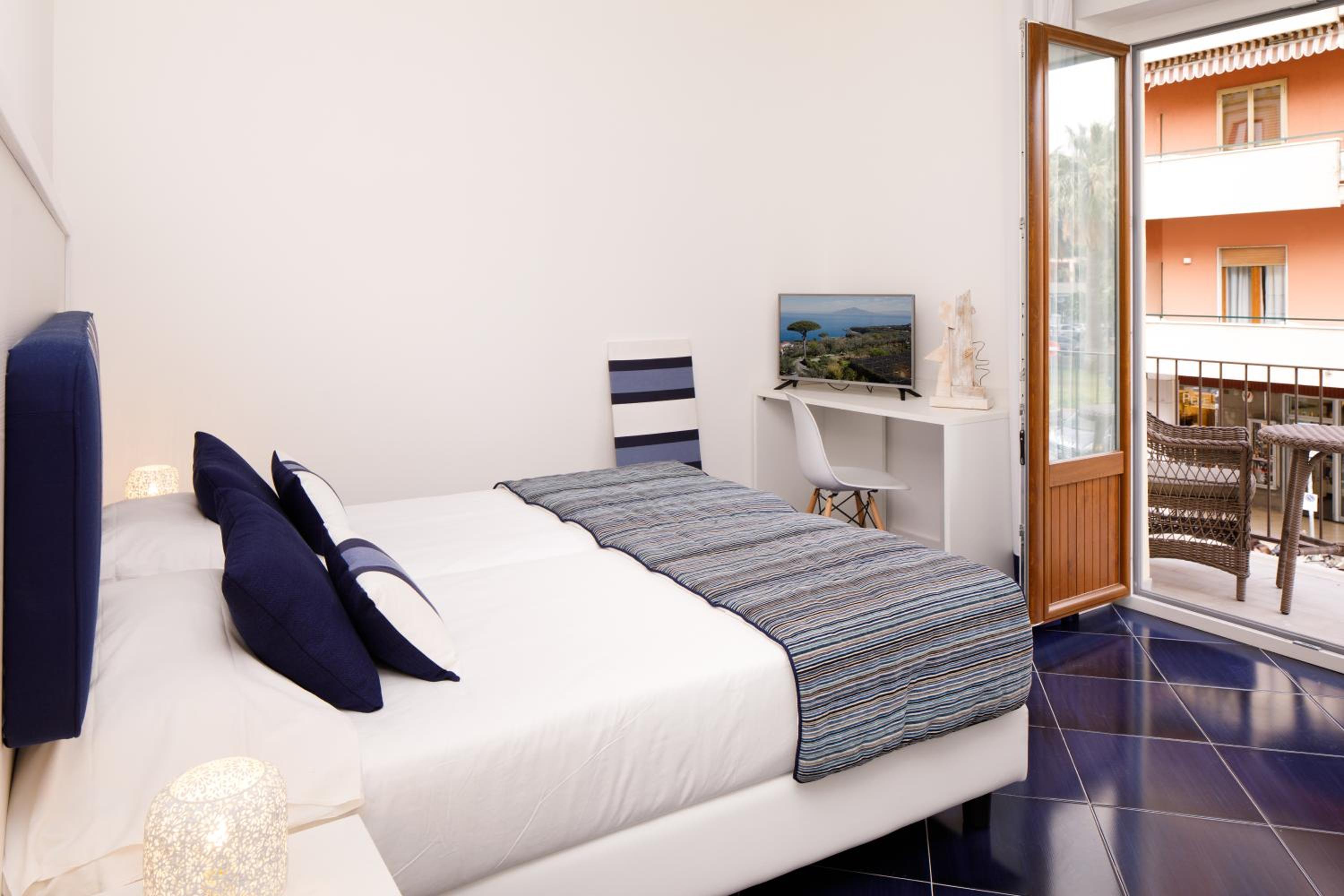 Deluxe Double or Twin Room - Photo 7
