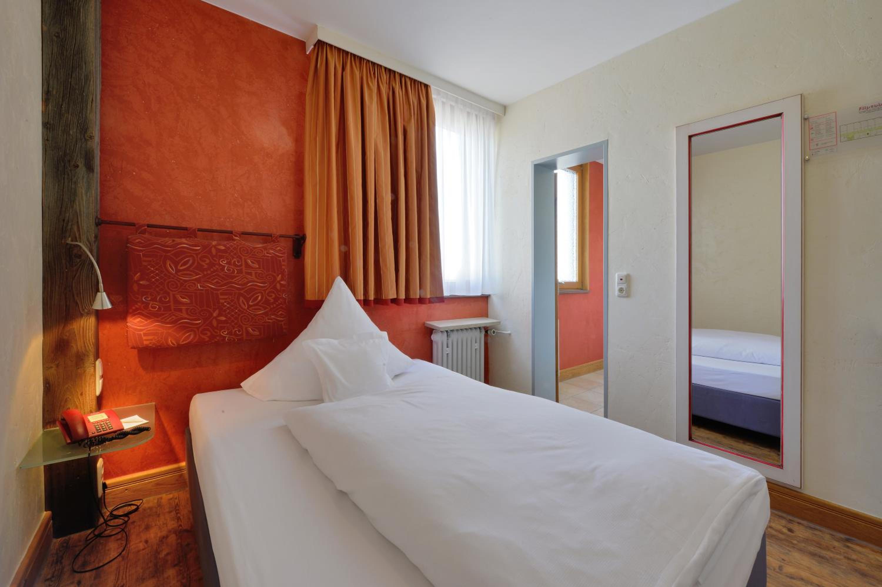 Standard Single Room photo 3