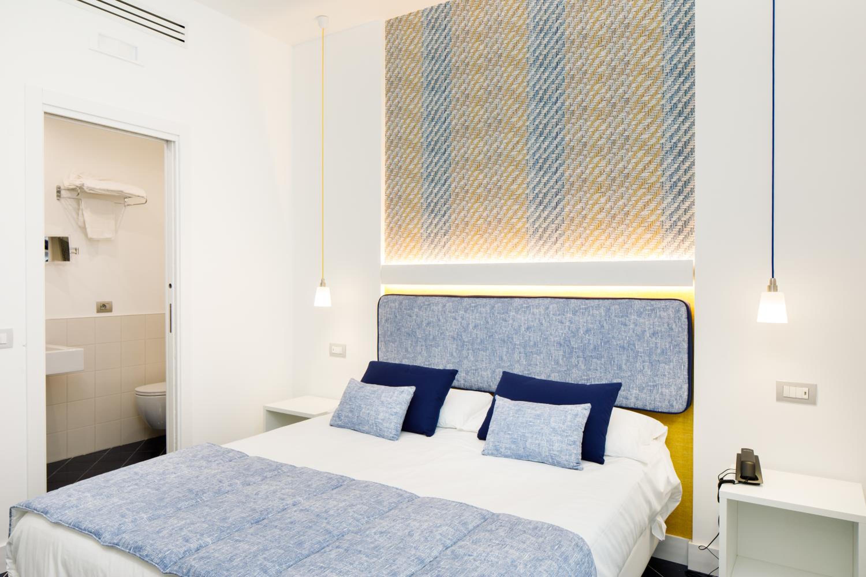 Standard Double or Twin Room - Photo 1