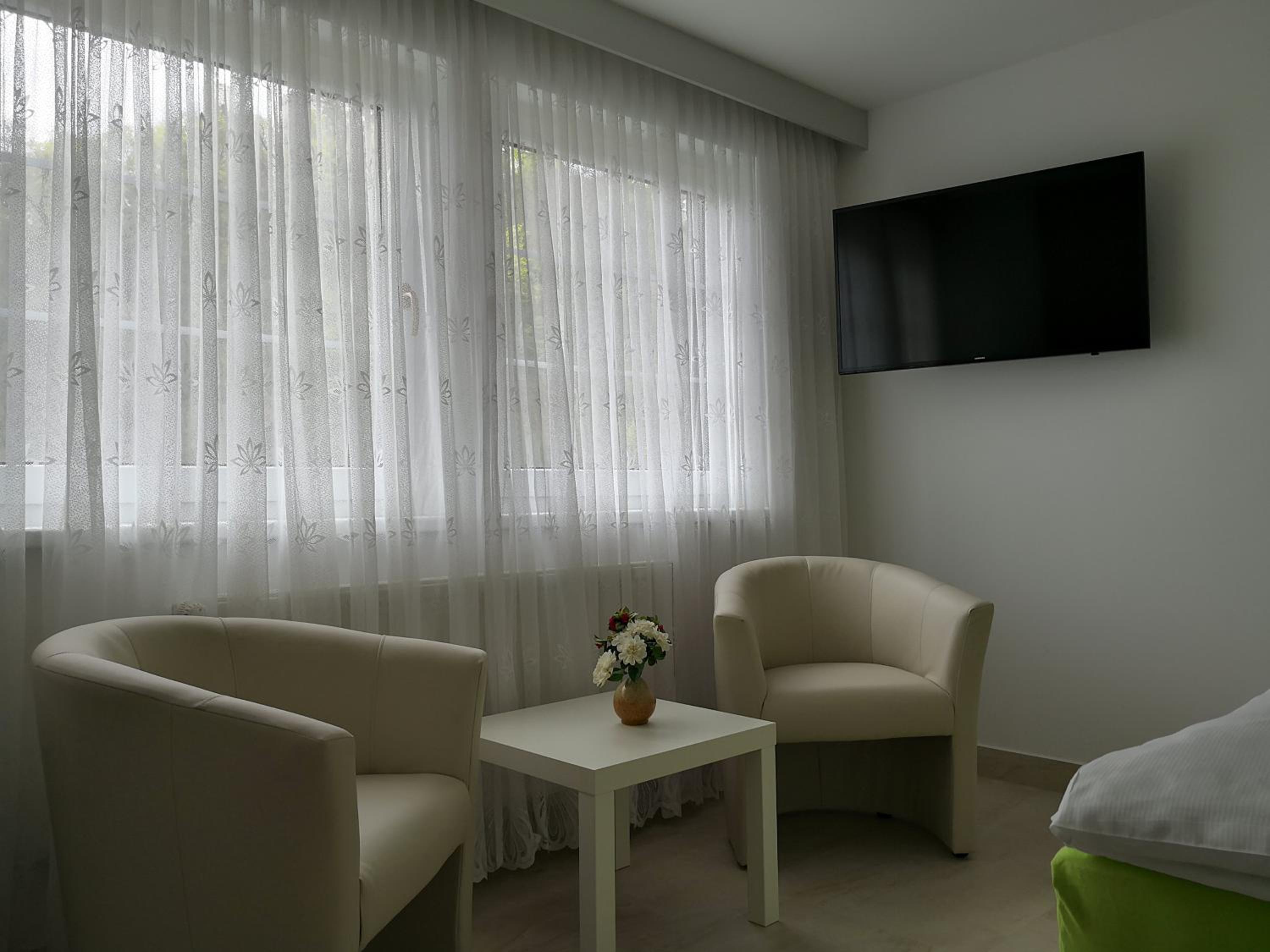 Deluxe Family Room photo 2