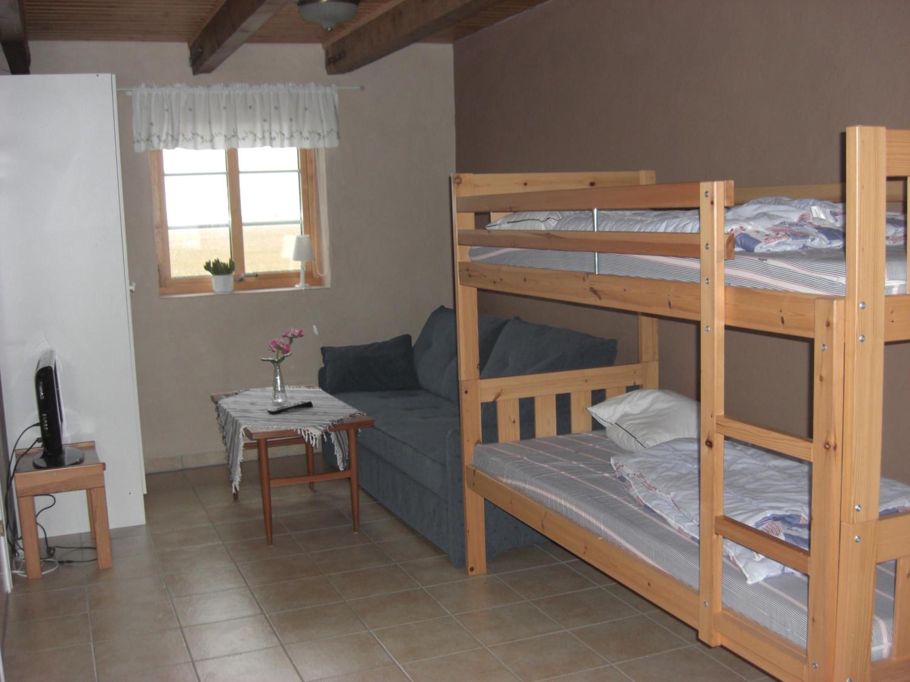 One-Bedroom Apartment photo 1