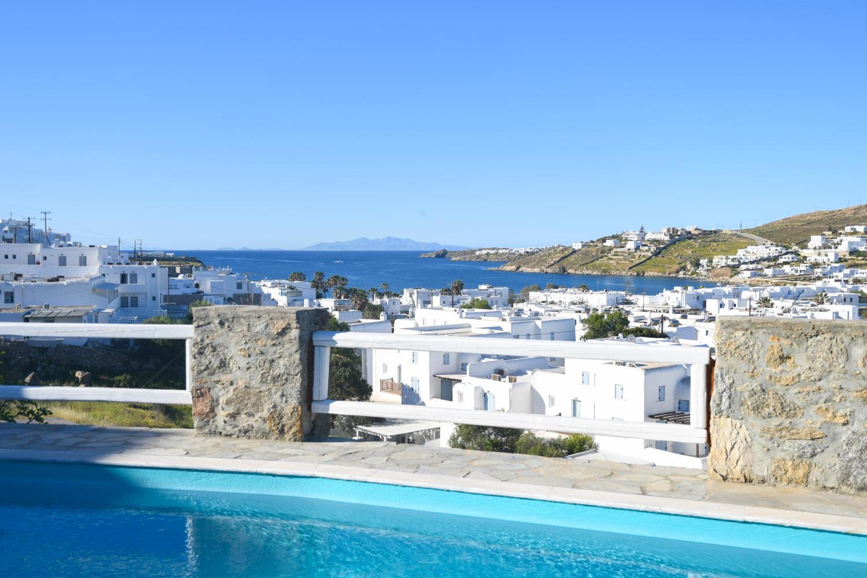 Two-Bedroom Apartment with Hot Tub and Sea View photo 3