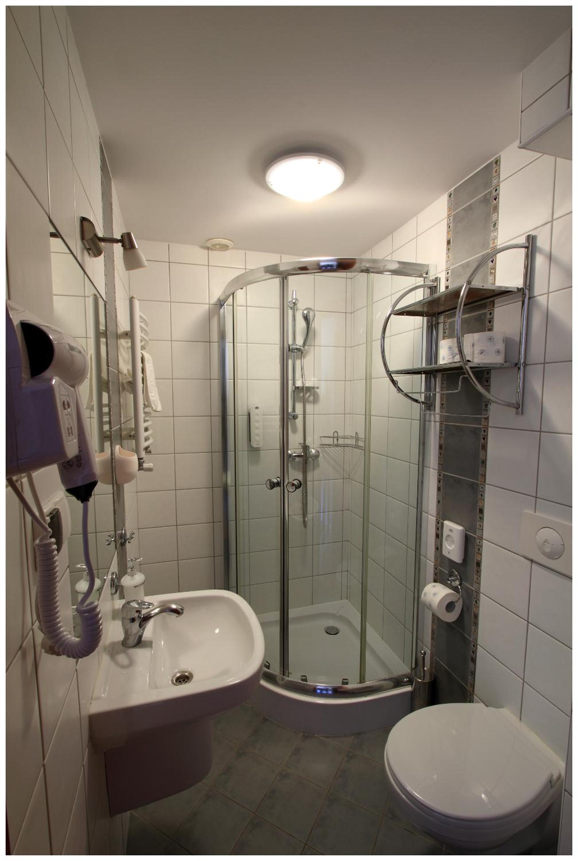 Small Double Room - Photo 4