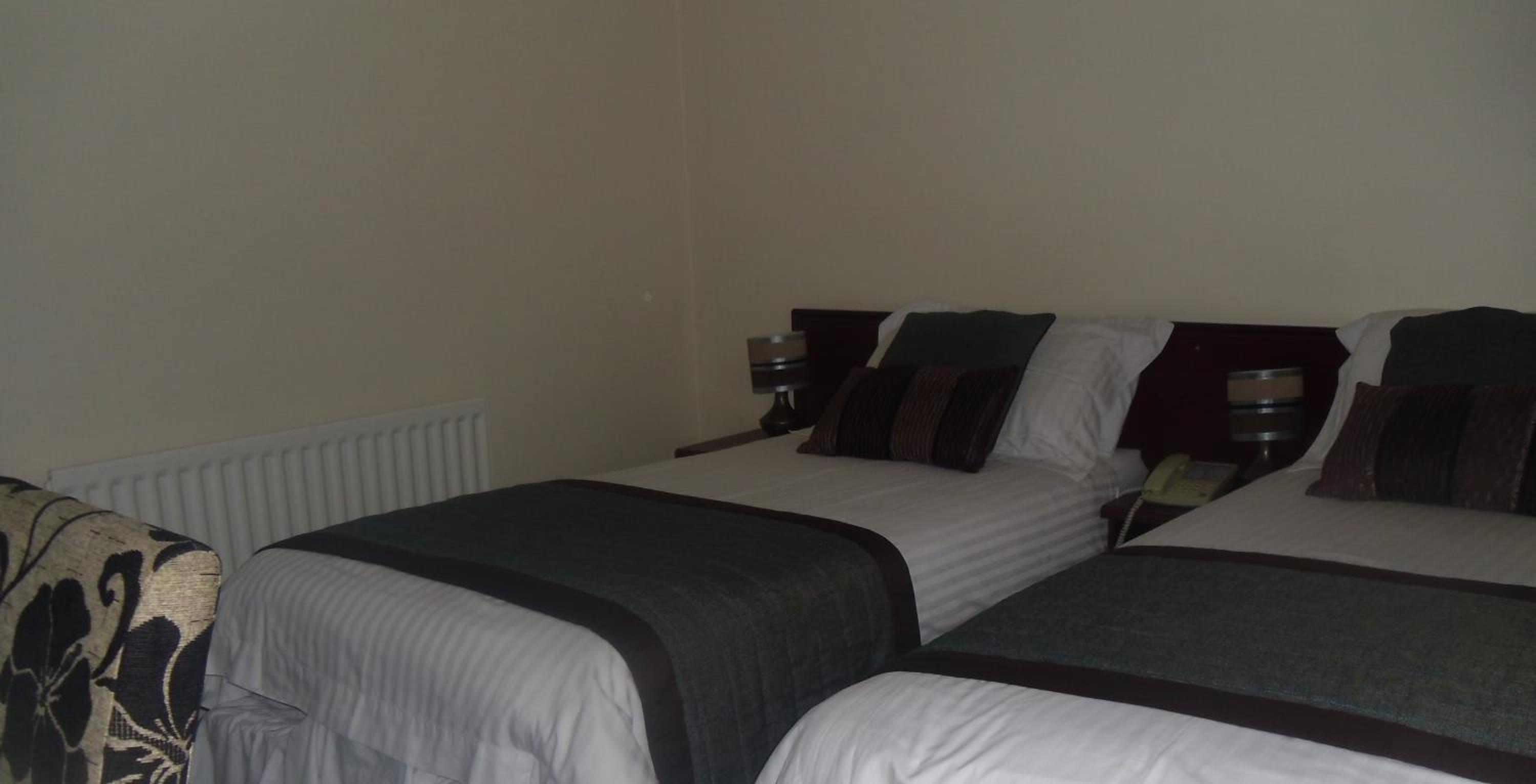 Twin Room - Photo 7