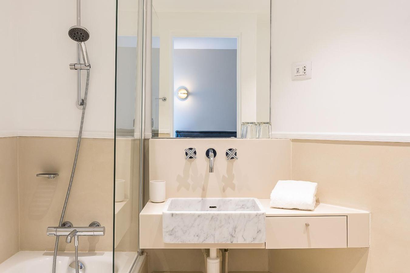 Hotel Le Friedland bathroom photo