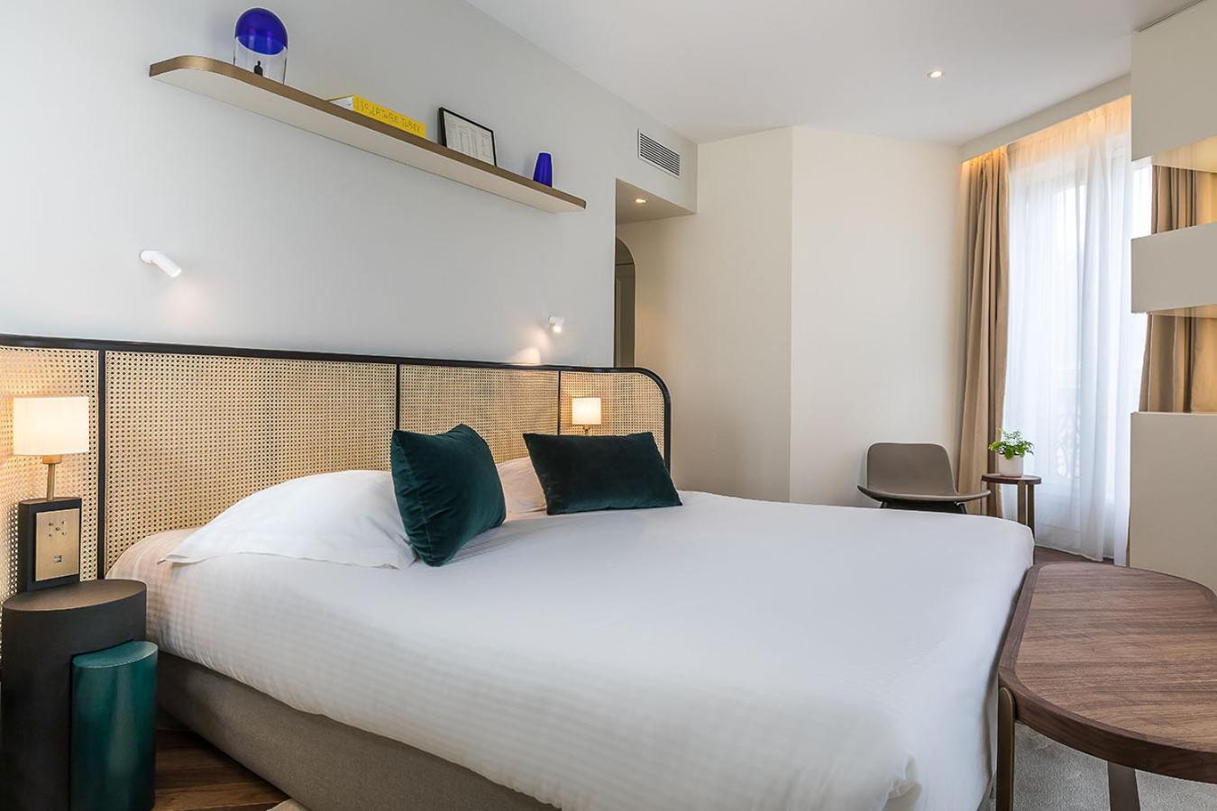 Deluxe Triple Room thumbnail 5