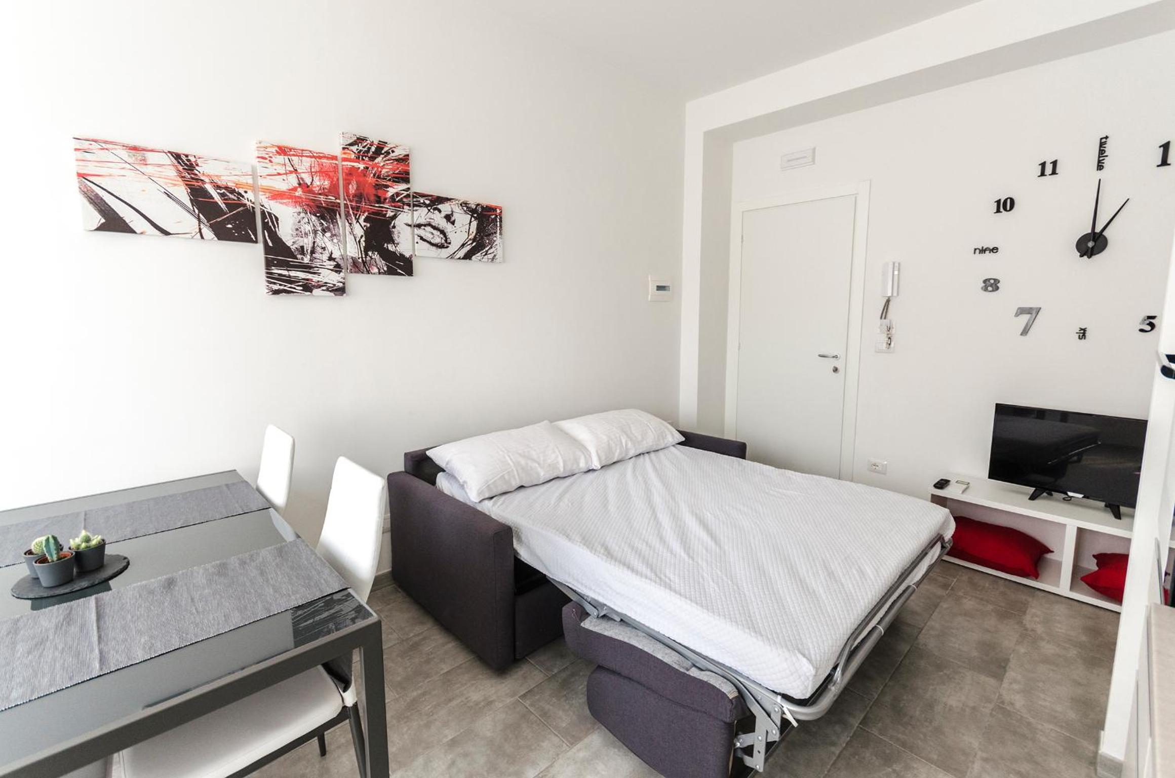 One-Bedroom Apartment