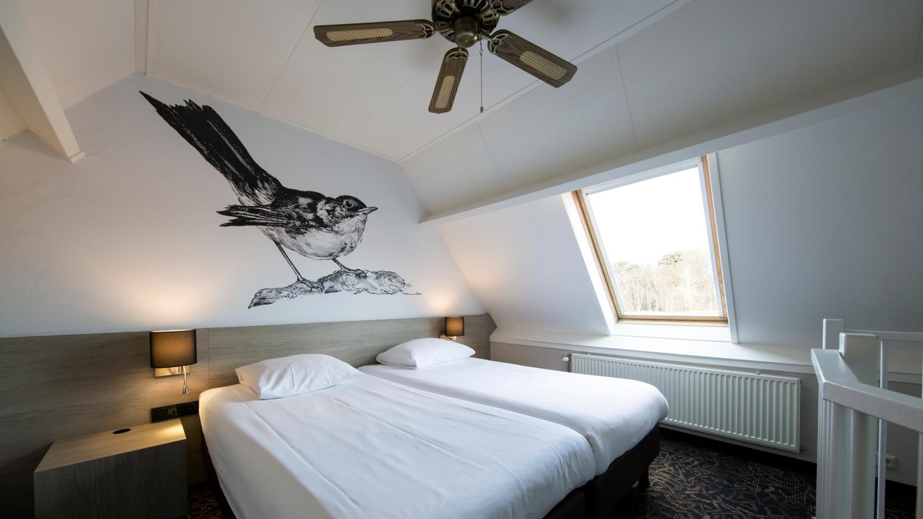 Twin Room with Bath photo 1