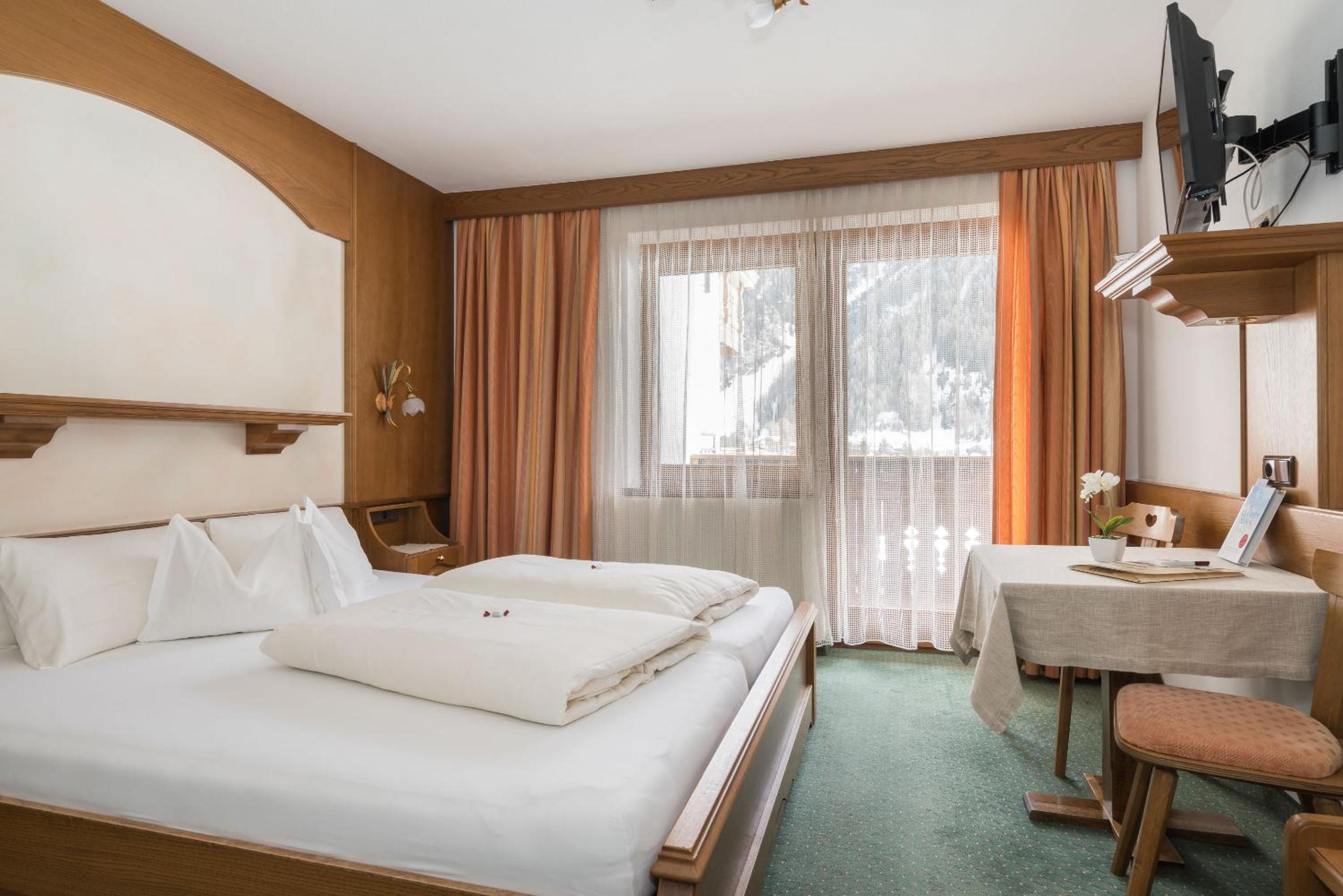 Double Room with Balcony - Photo 7