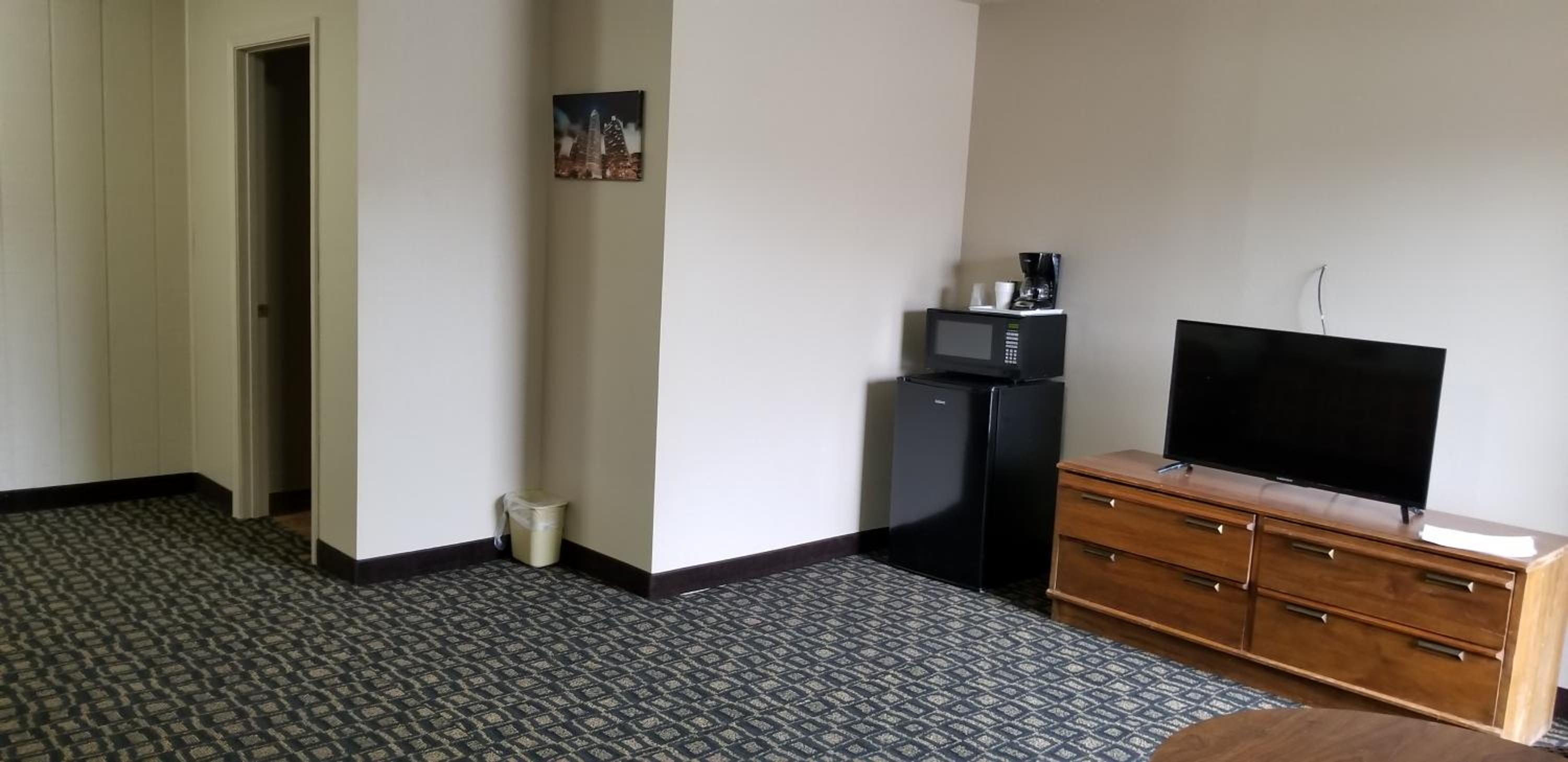 Deluxe Family Suite - Photo 1
