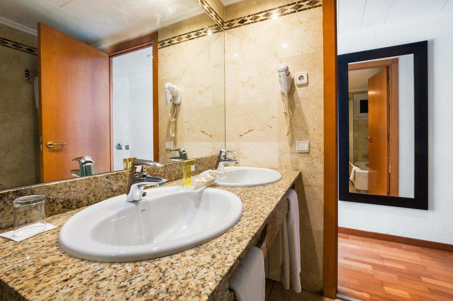 Double or Twin Room photo 2