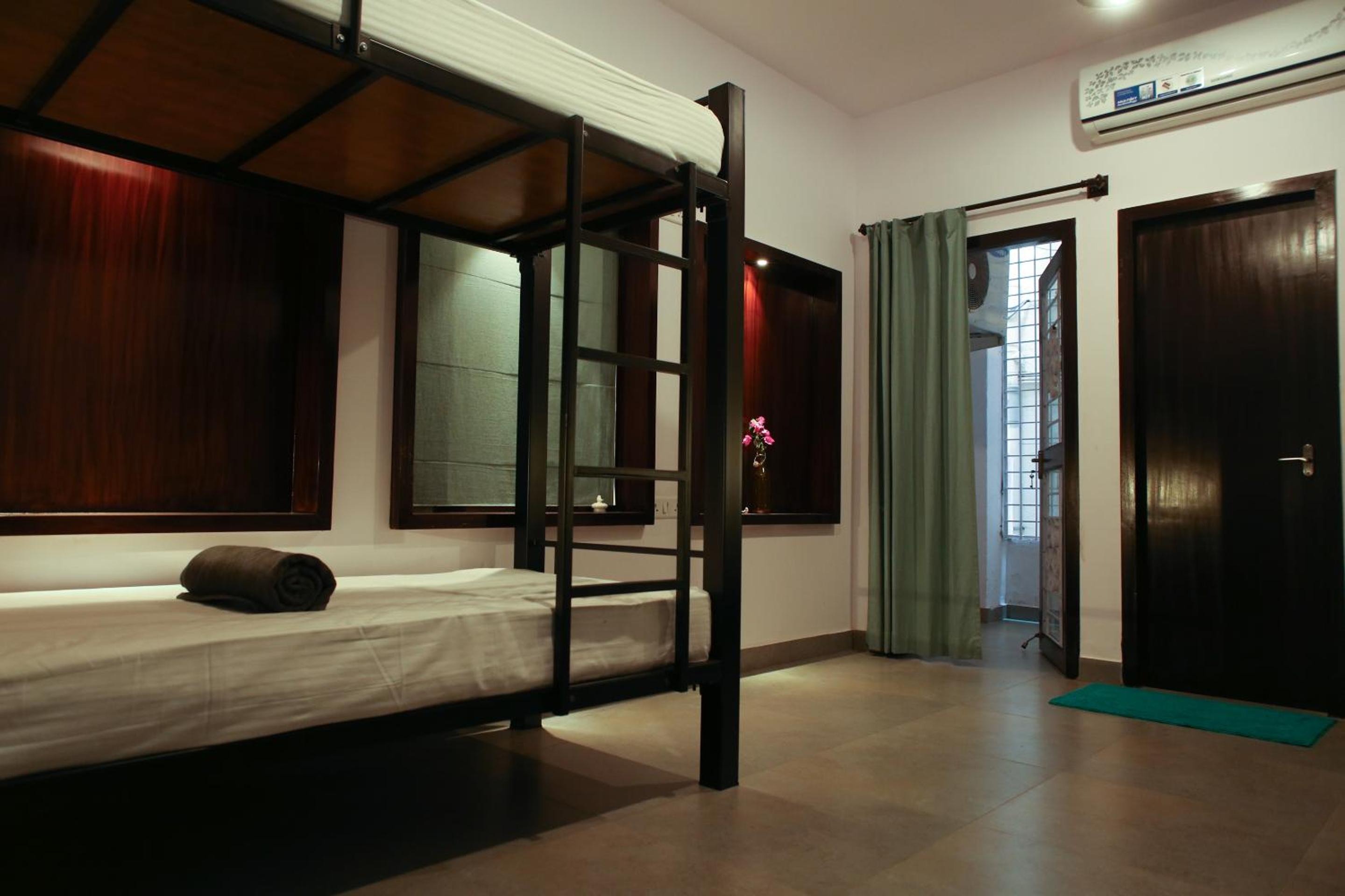 4 Bed AC Male Only Dorm, photo 7