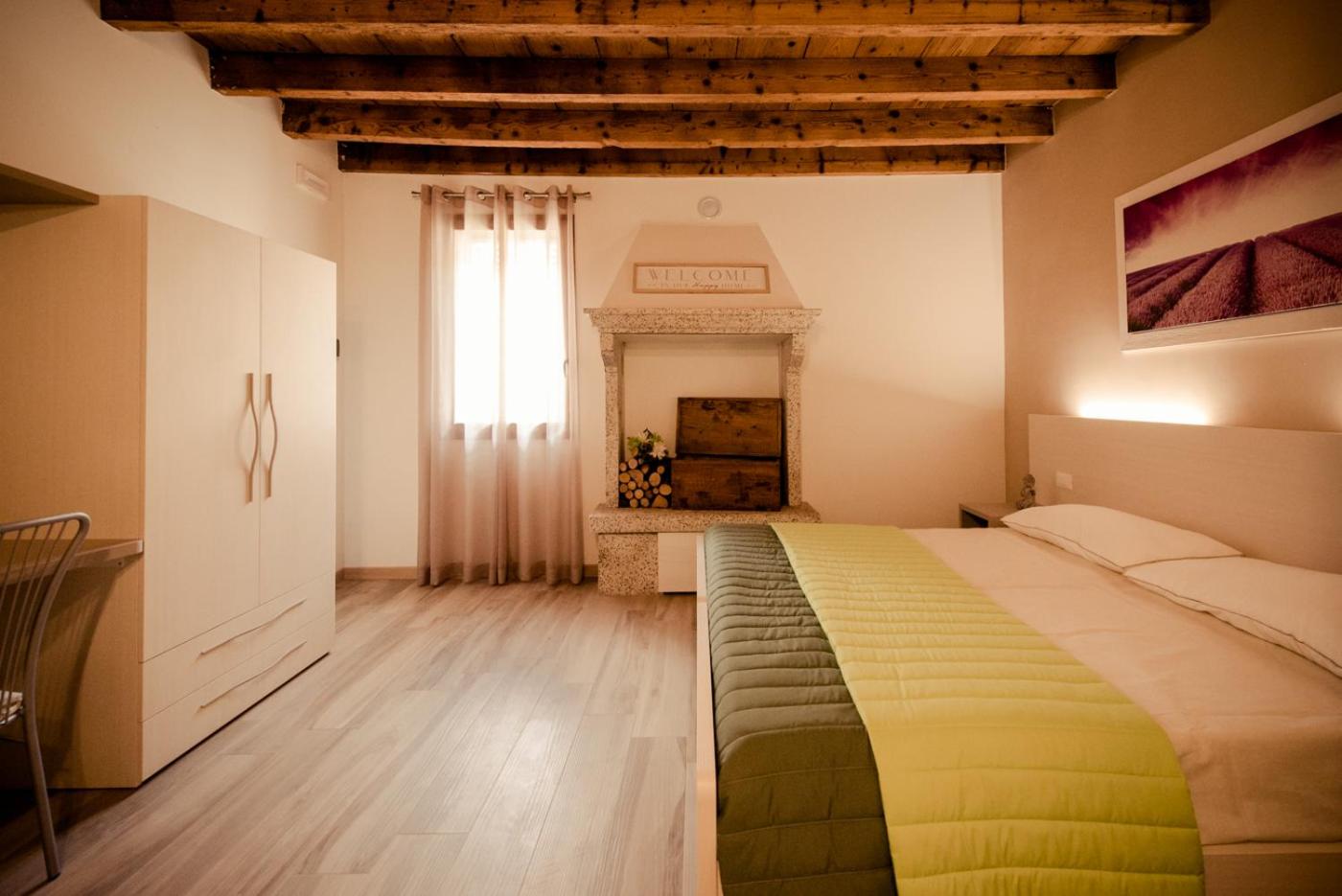 Deluxe Double or Twin Room photo 1