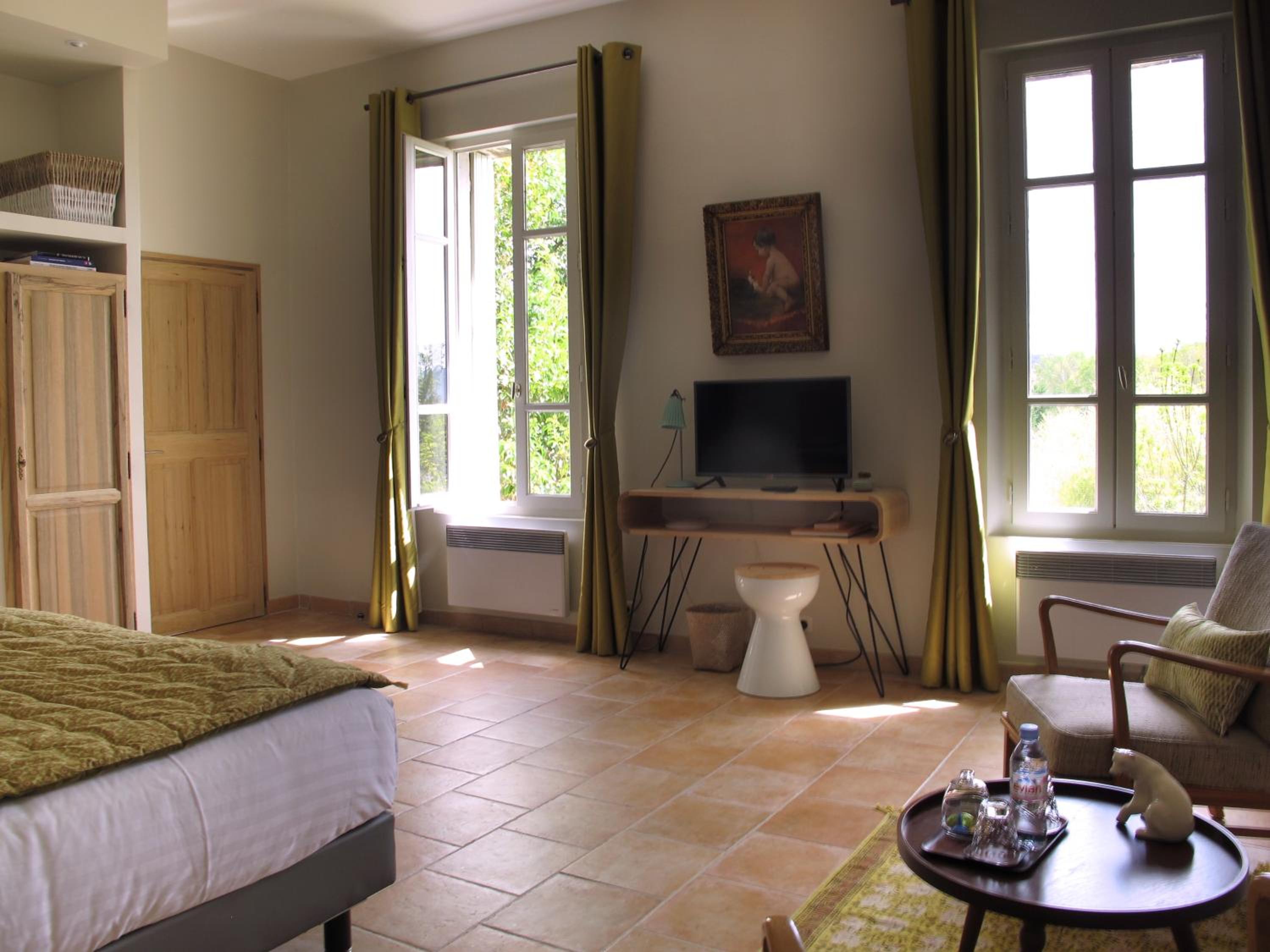 Superior Double or Twin Room with Pool View photo 3