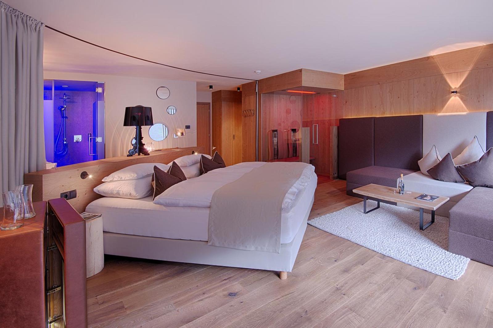 Lifestyle Suite with Balcony photo 1