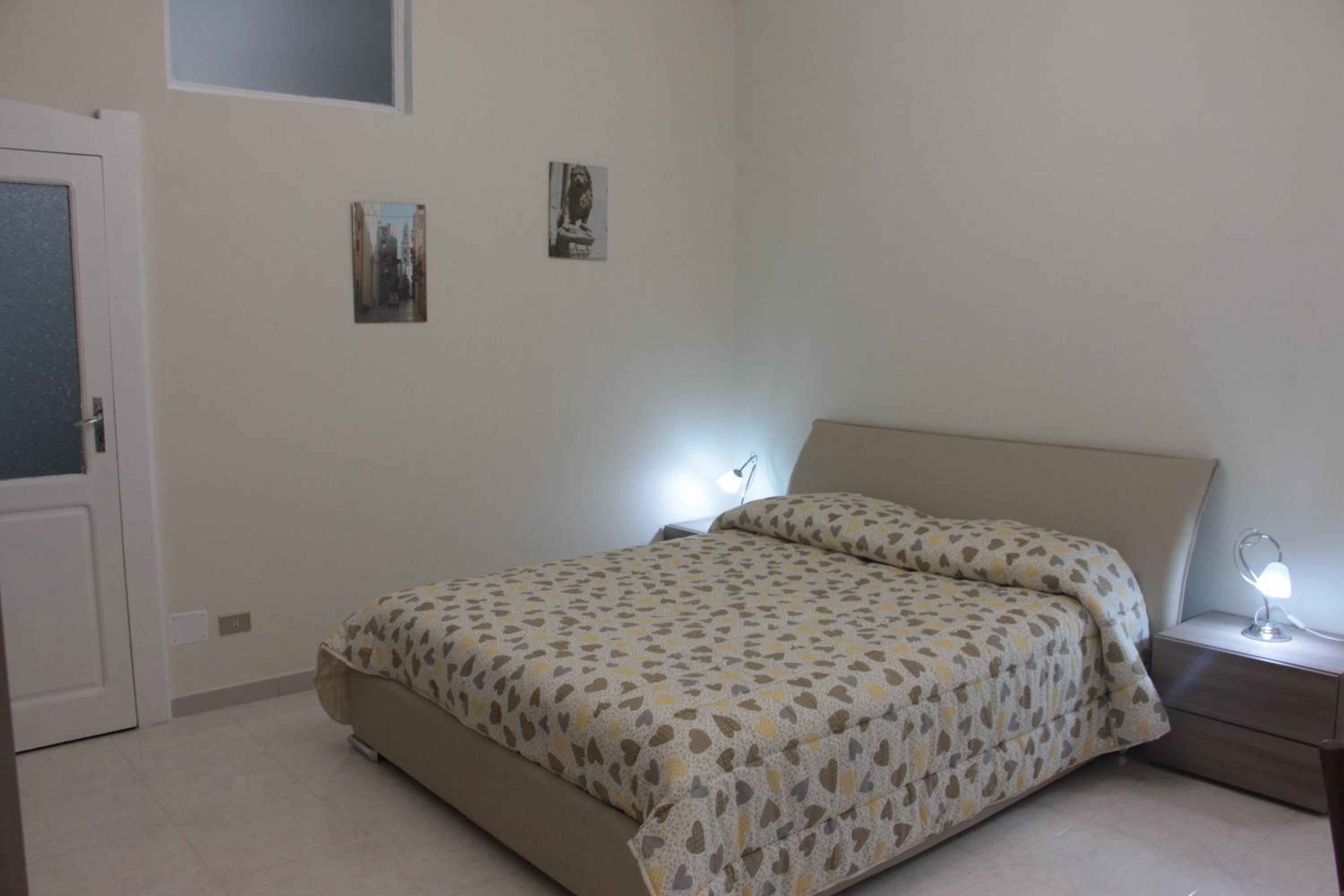 Two-Bedroom Deluxe Apartment with Balcony - Photo 8