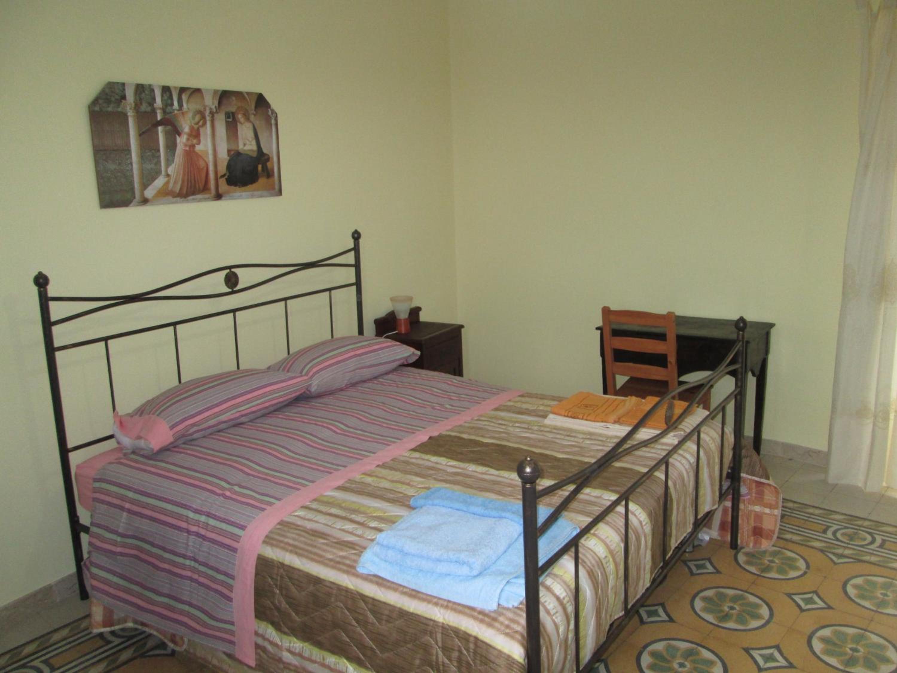 One-Bedroom House photo 1