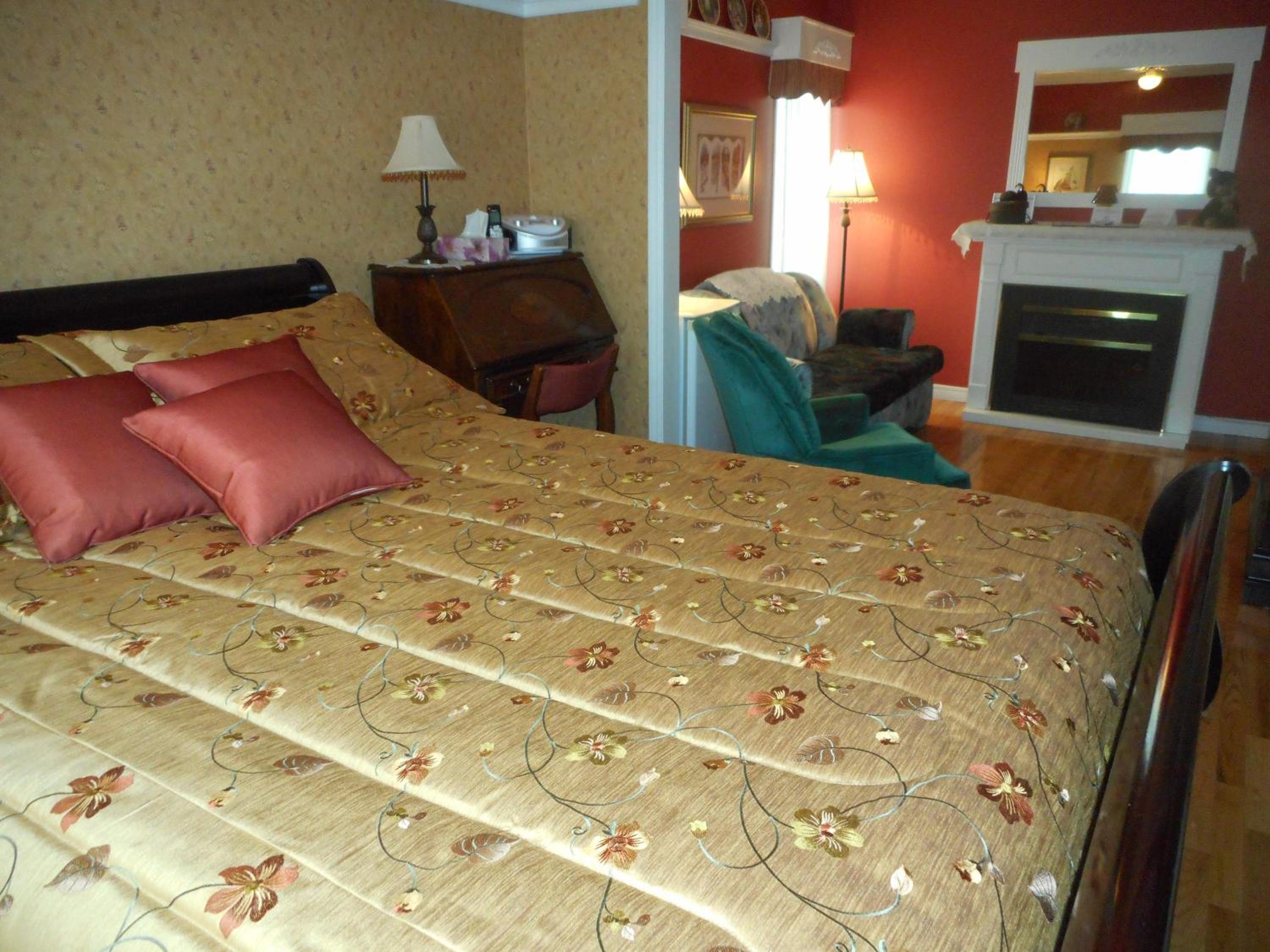 Queen Room with Sofa Bed