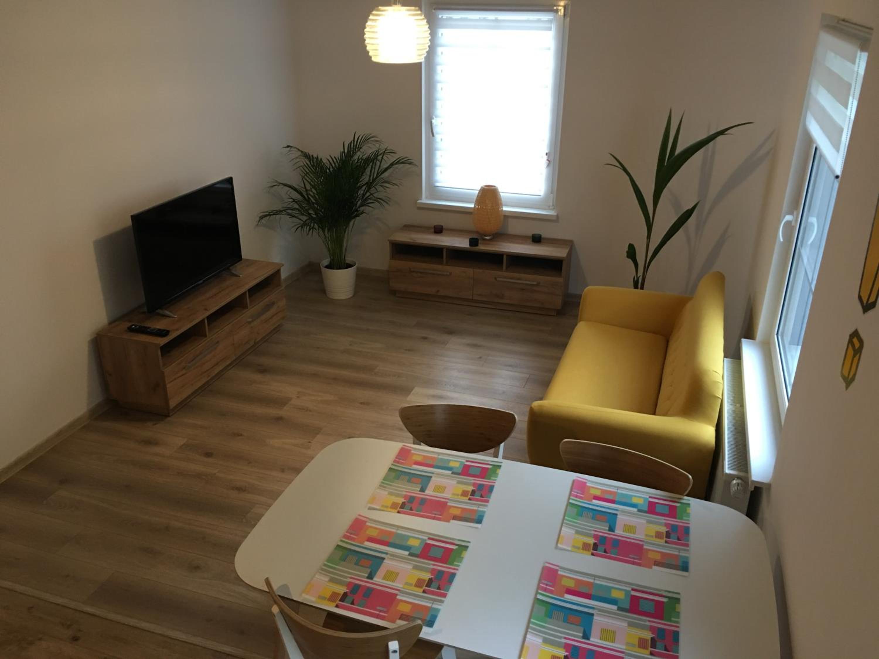 One-Bedroom Apartment - Photo 3