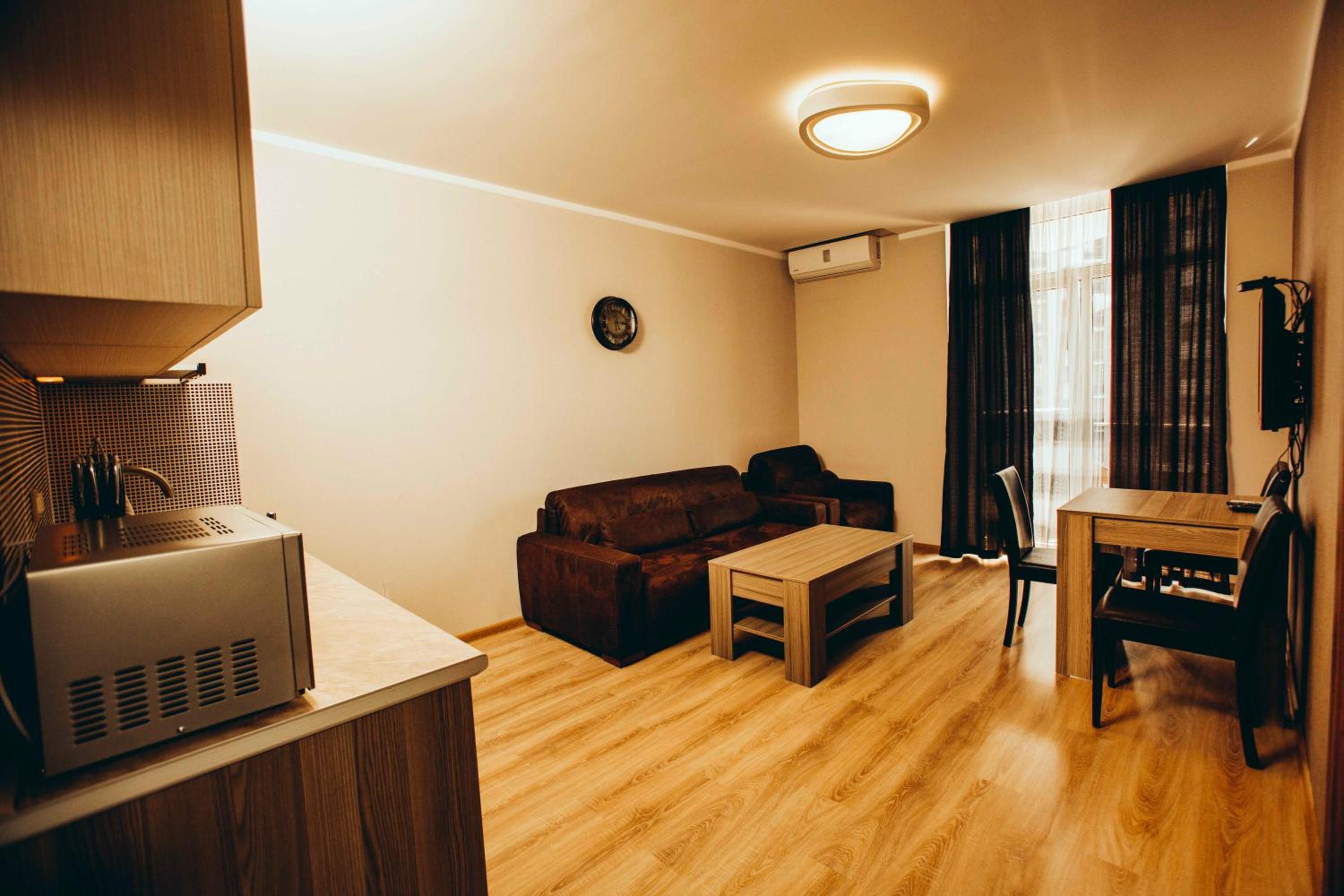 One-Bedroom Apartment photo 3