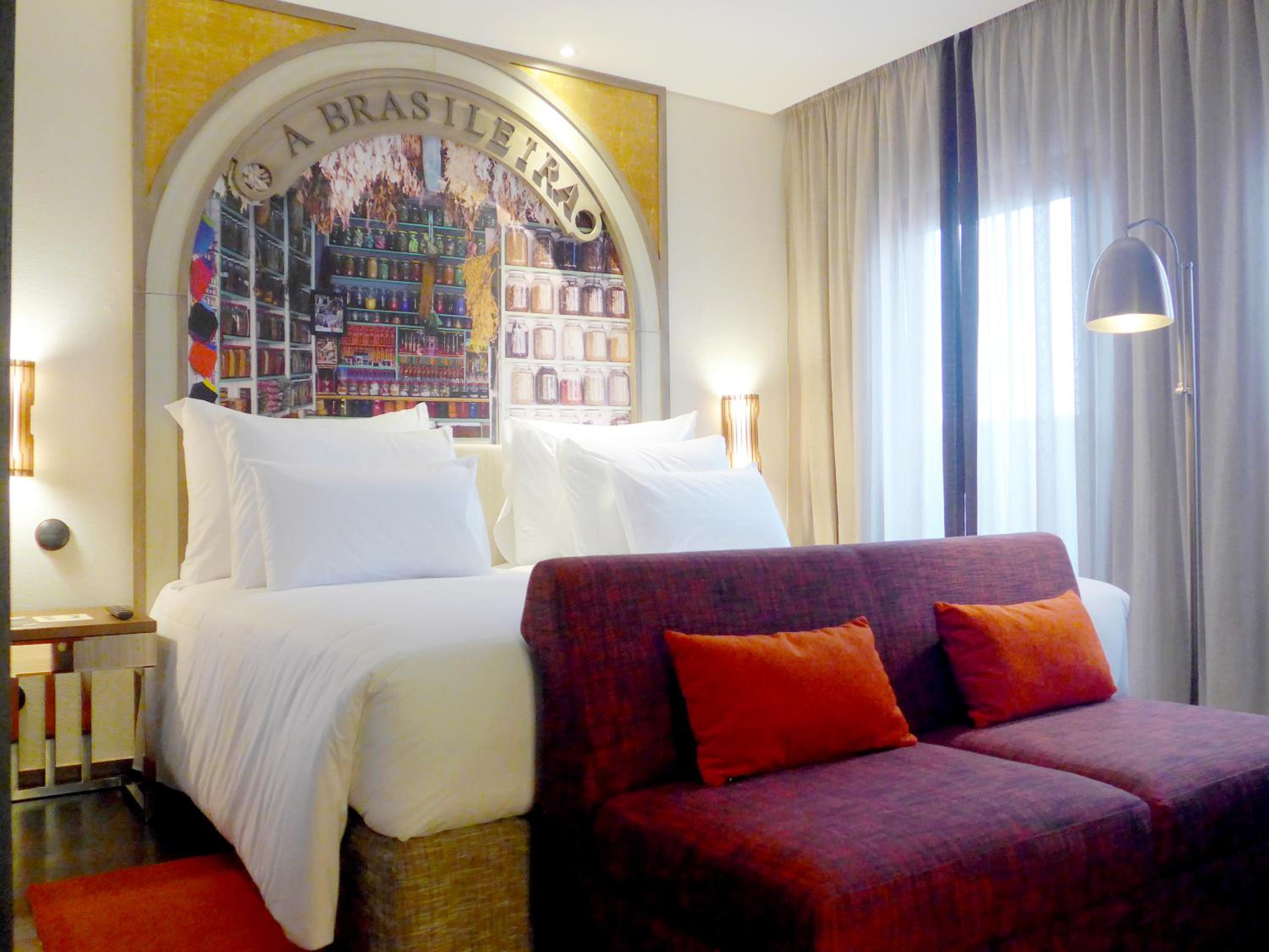 Available room thumbnail 6