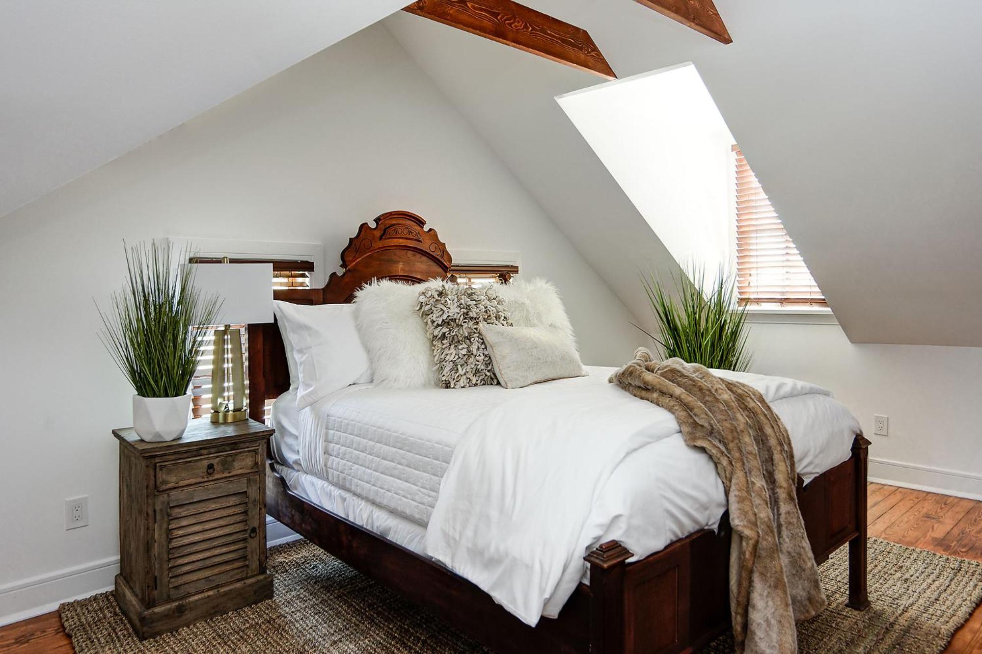 Queen Room photo 1