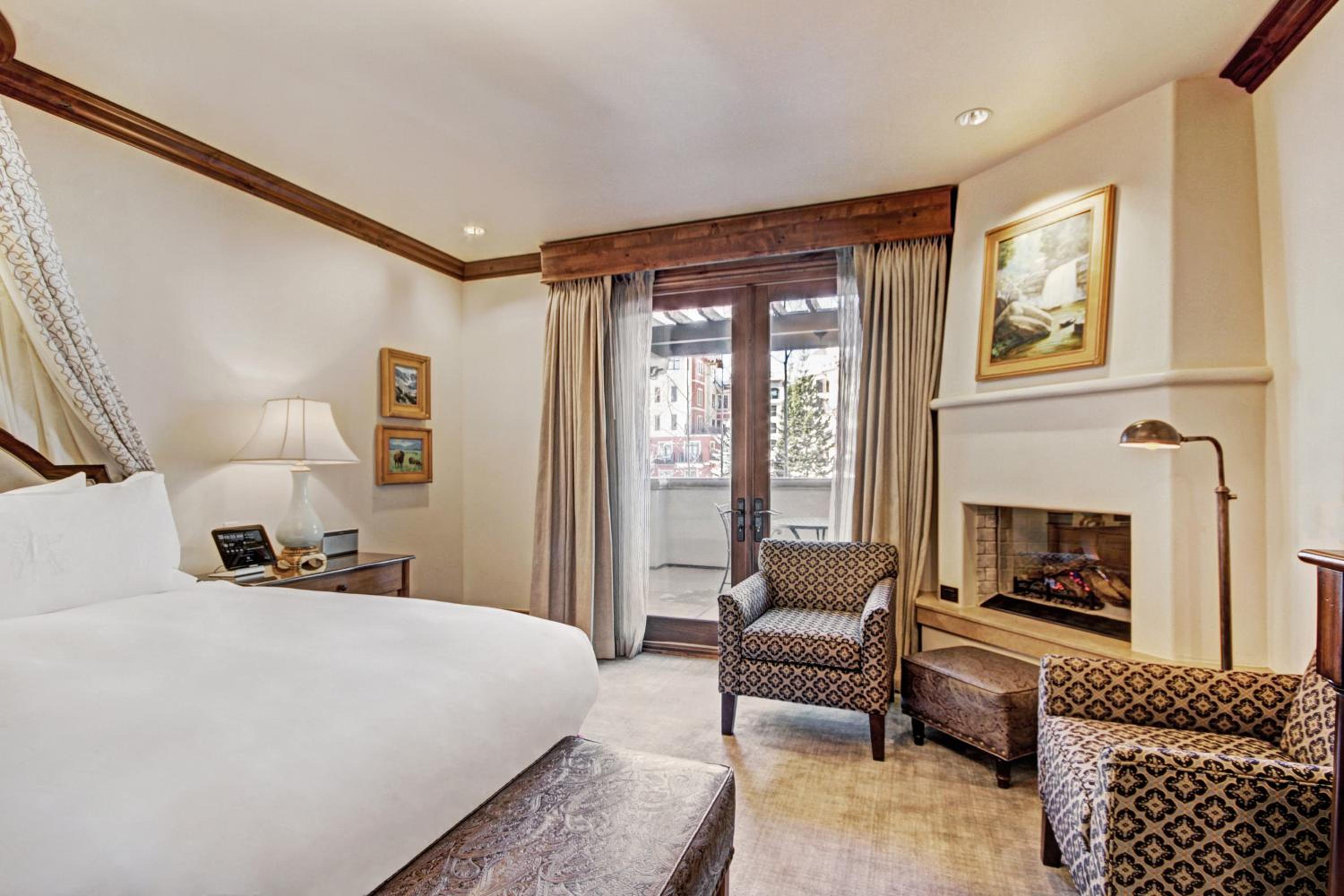 Deluxe King Room - Photo 1