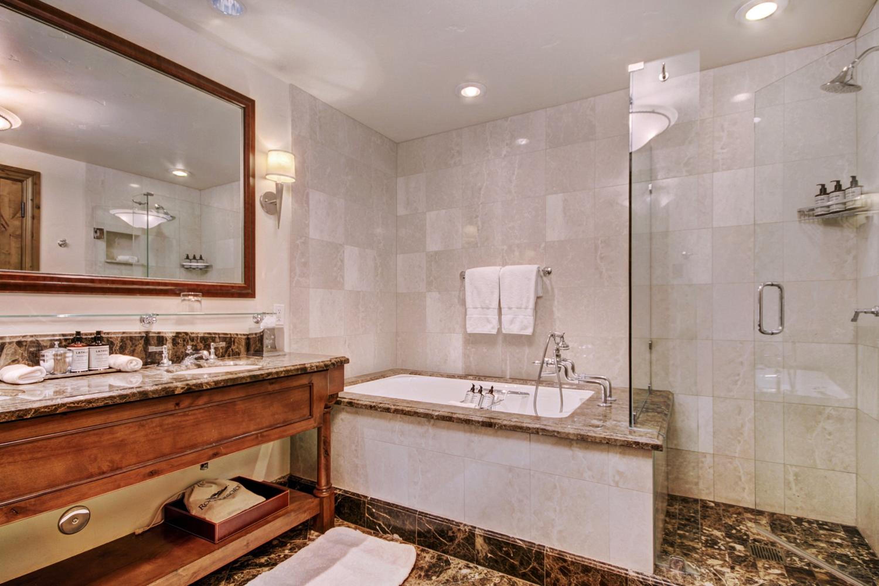 Superior King Room - Photo 2