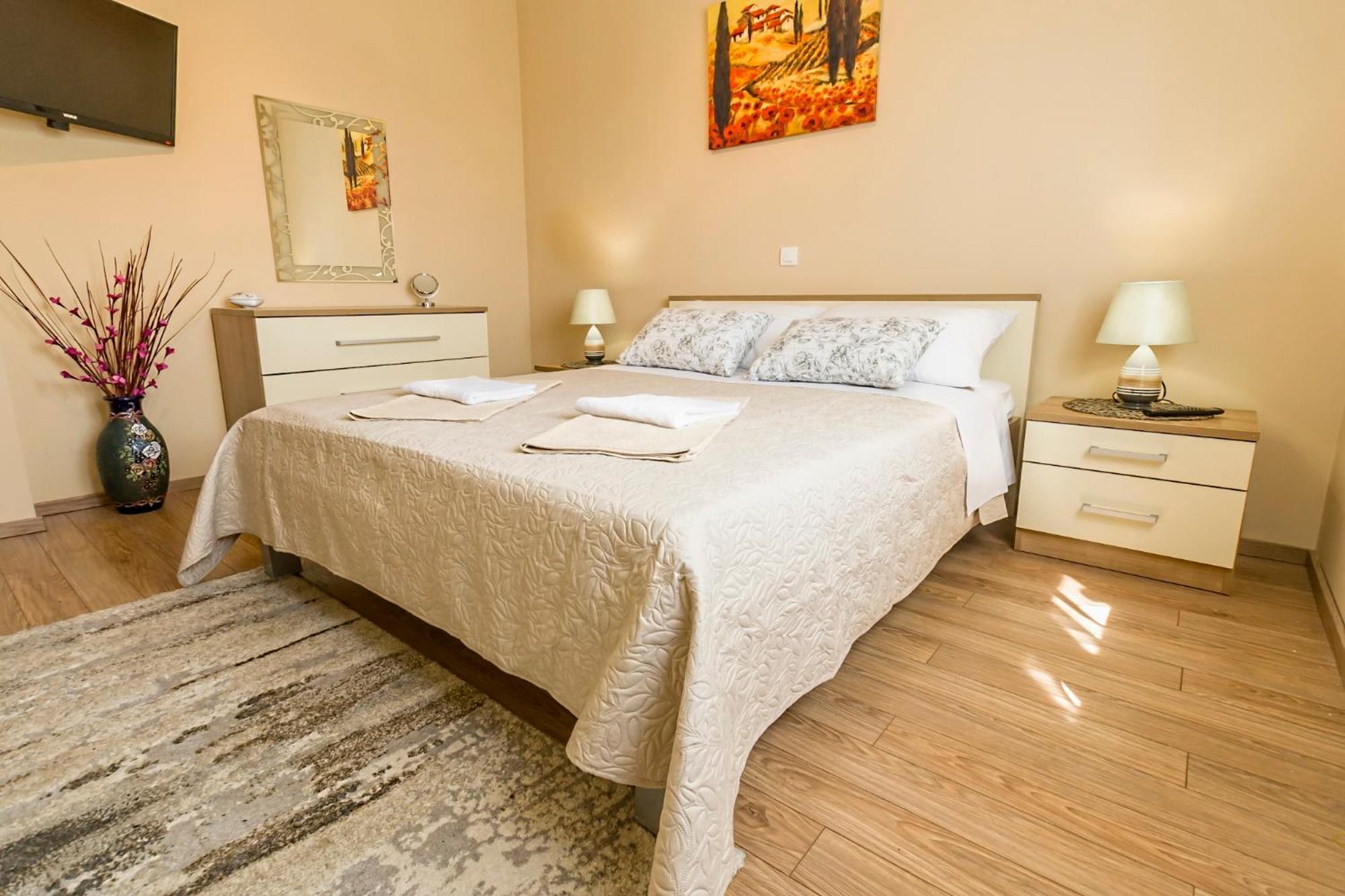 Apartamento de Dos Habitaciones con Piscina Privada