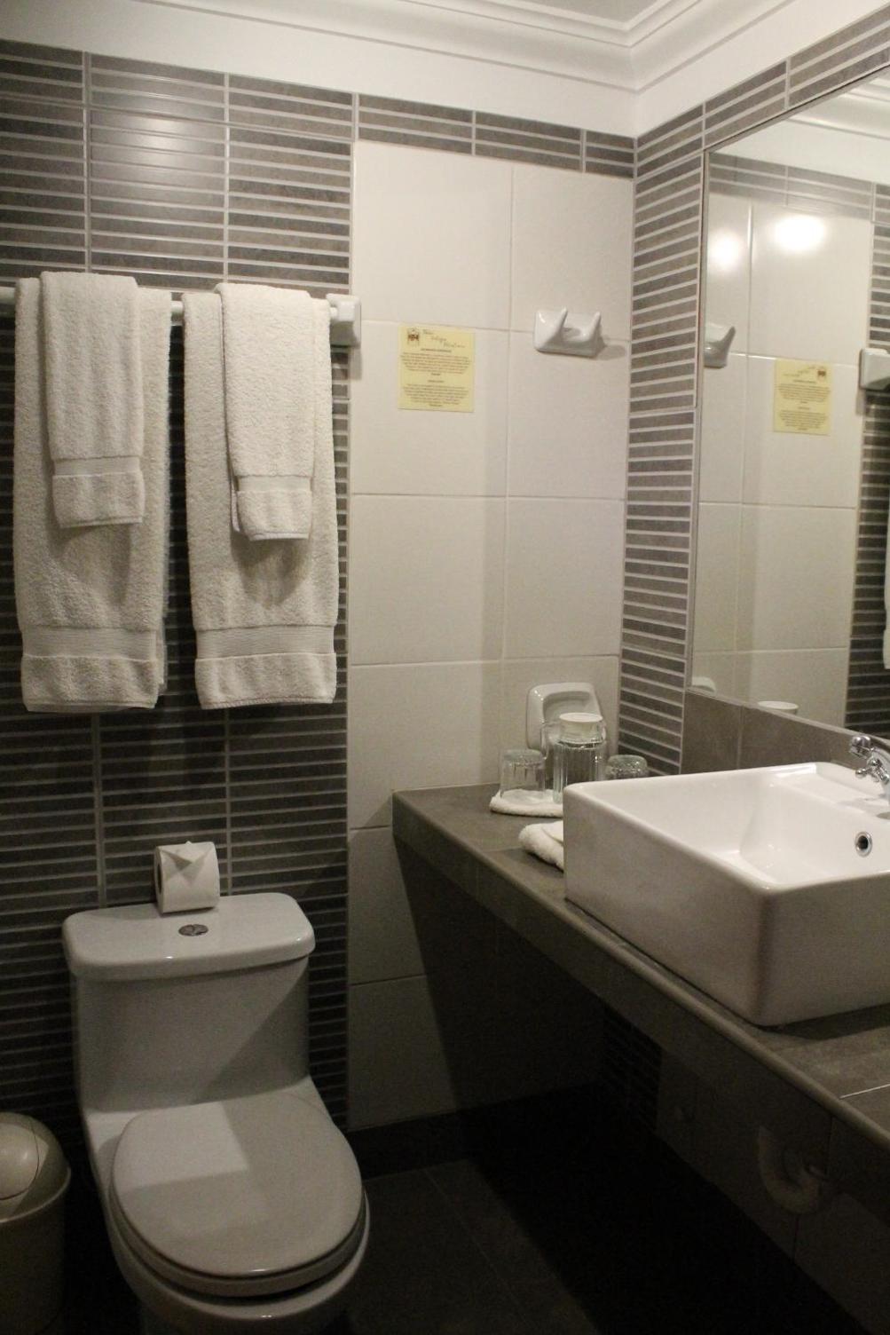Double Room - Photo 7