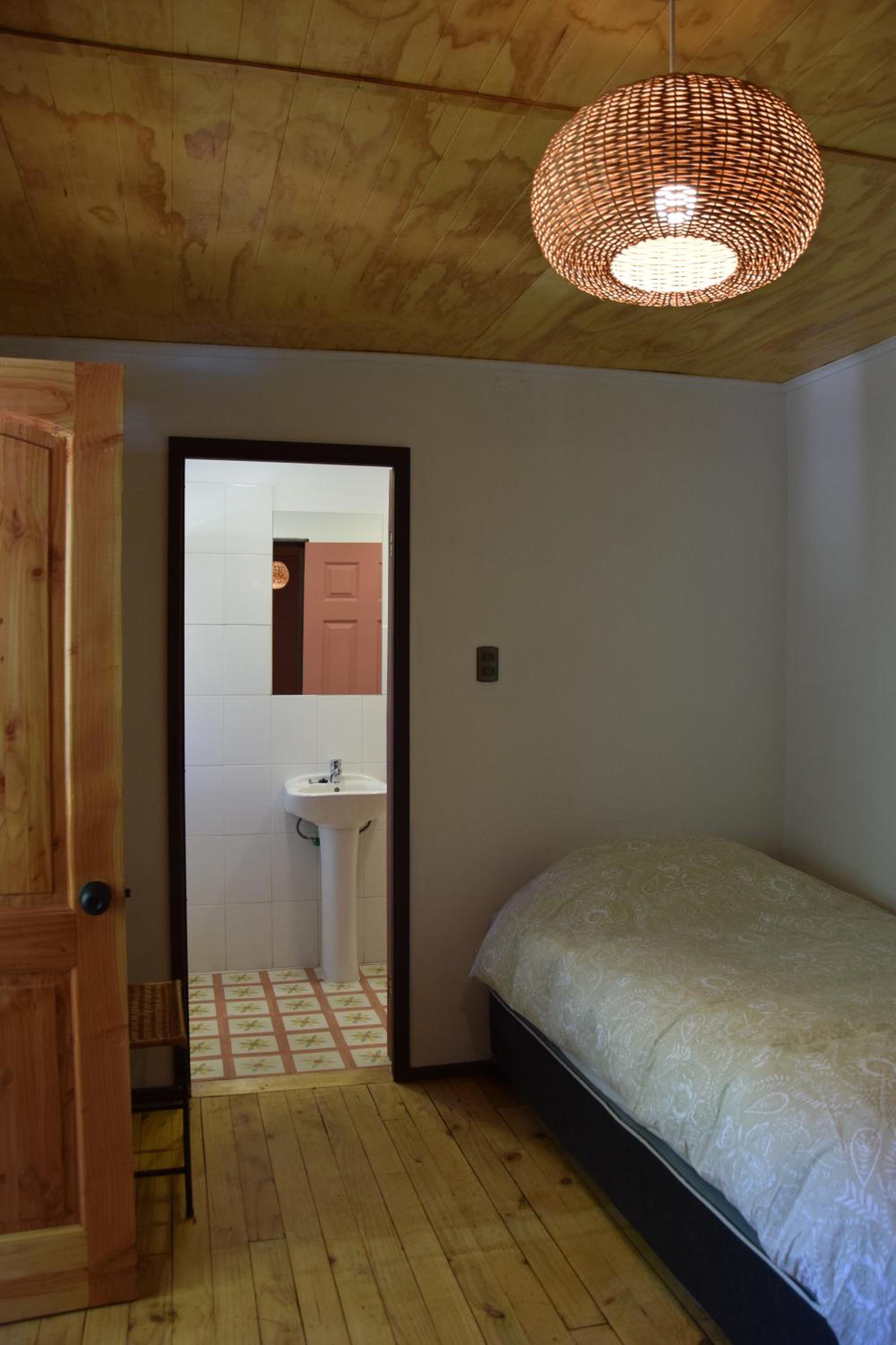 Twin Room with Private Bathroom photo 1